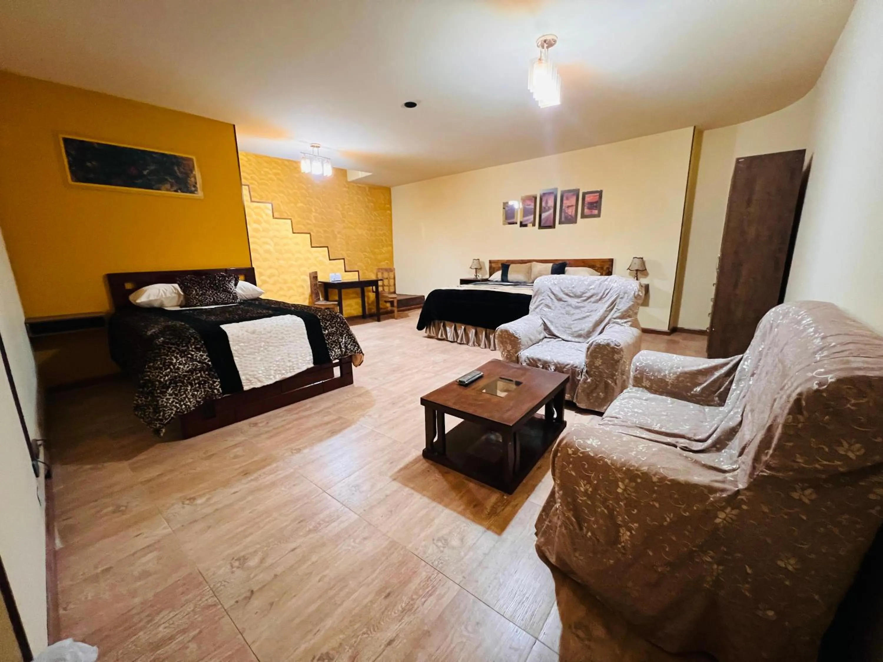 Photo of the whole room in Hotel Gran Aurum