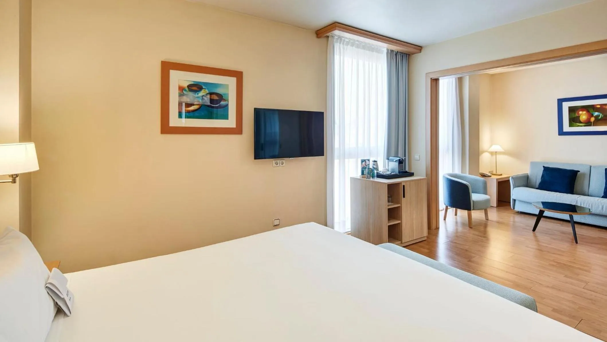 Photo of the whole room, Bed in Sercotel Porta Barcelona