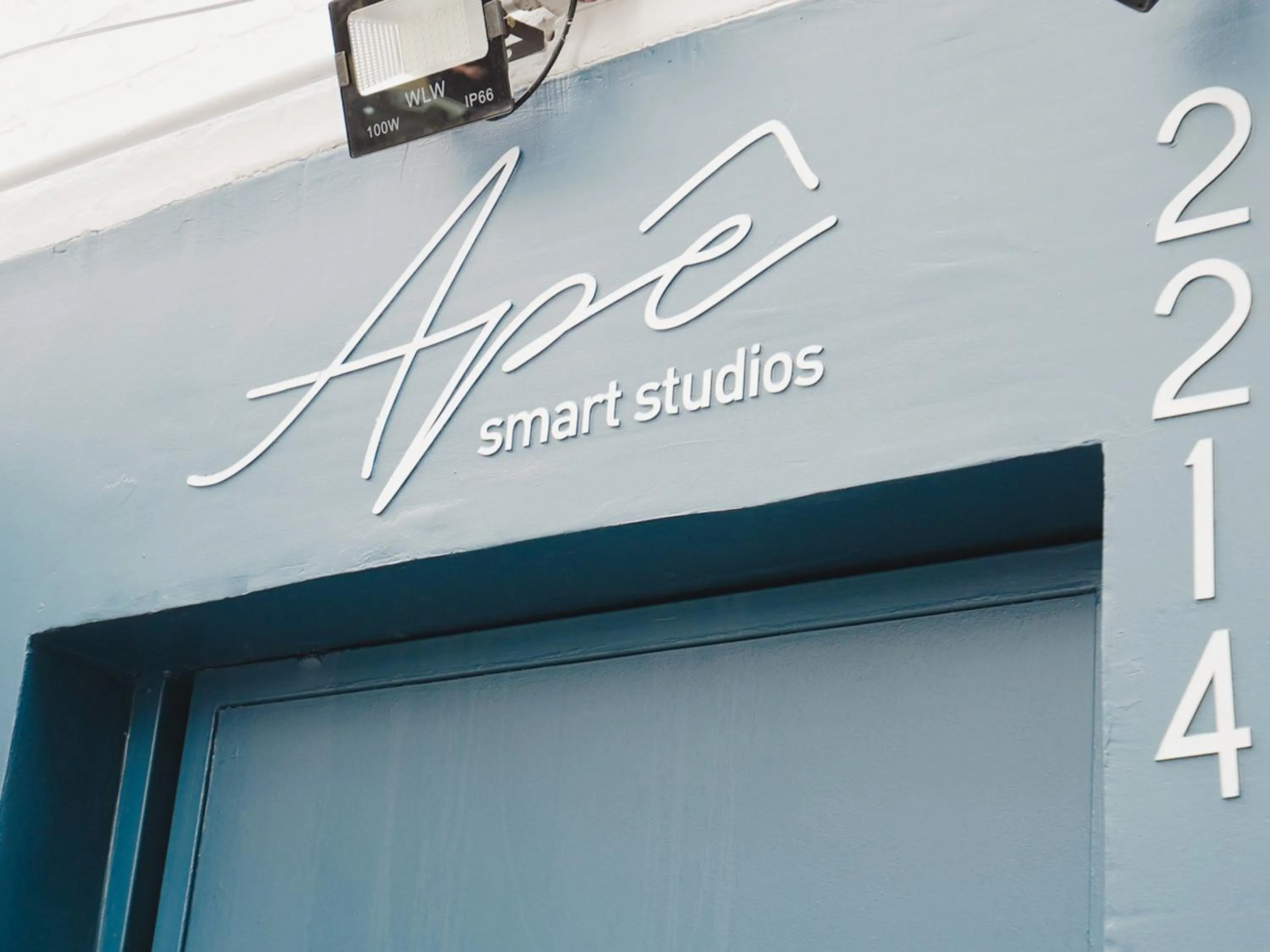 Facade/entrance in Apê Paulista Alameda Santos