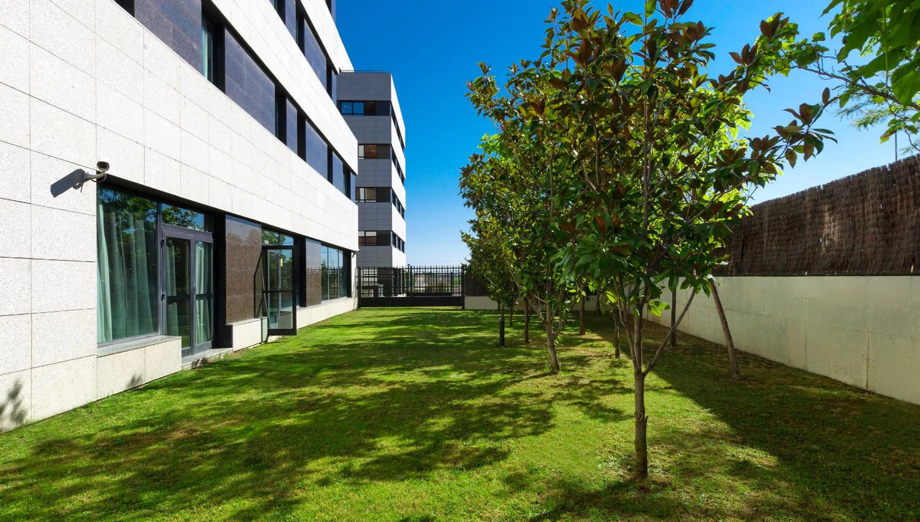 Garden in Hotel SB Express Madrid Norte