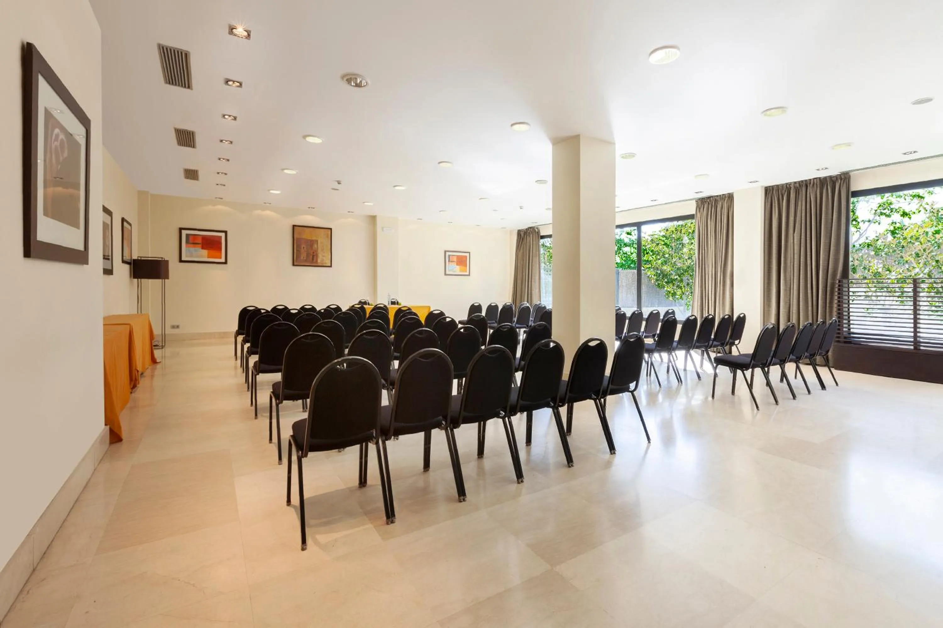Business facilities in Hotel SB Express Madrid Norte
