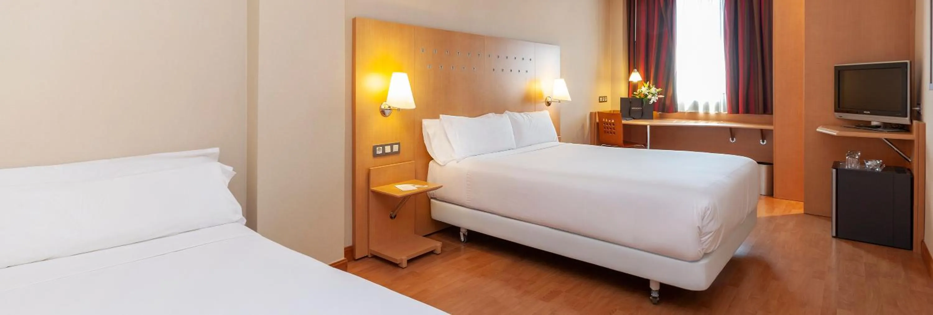 Photo of the whole room, Bed in Hotel SB Express Madrid Norte