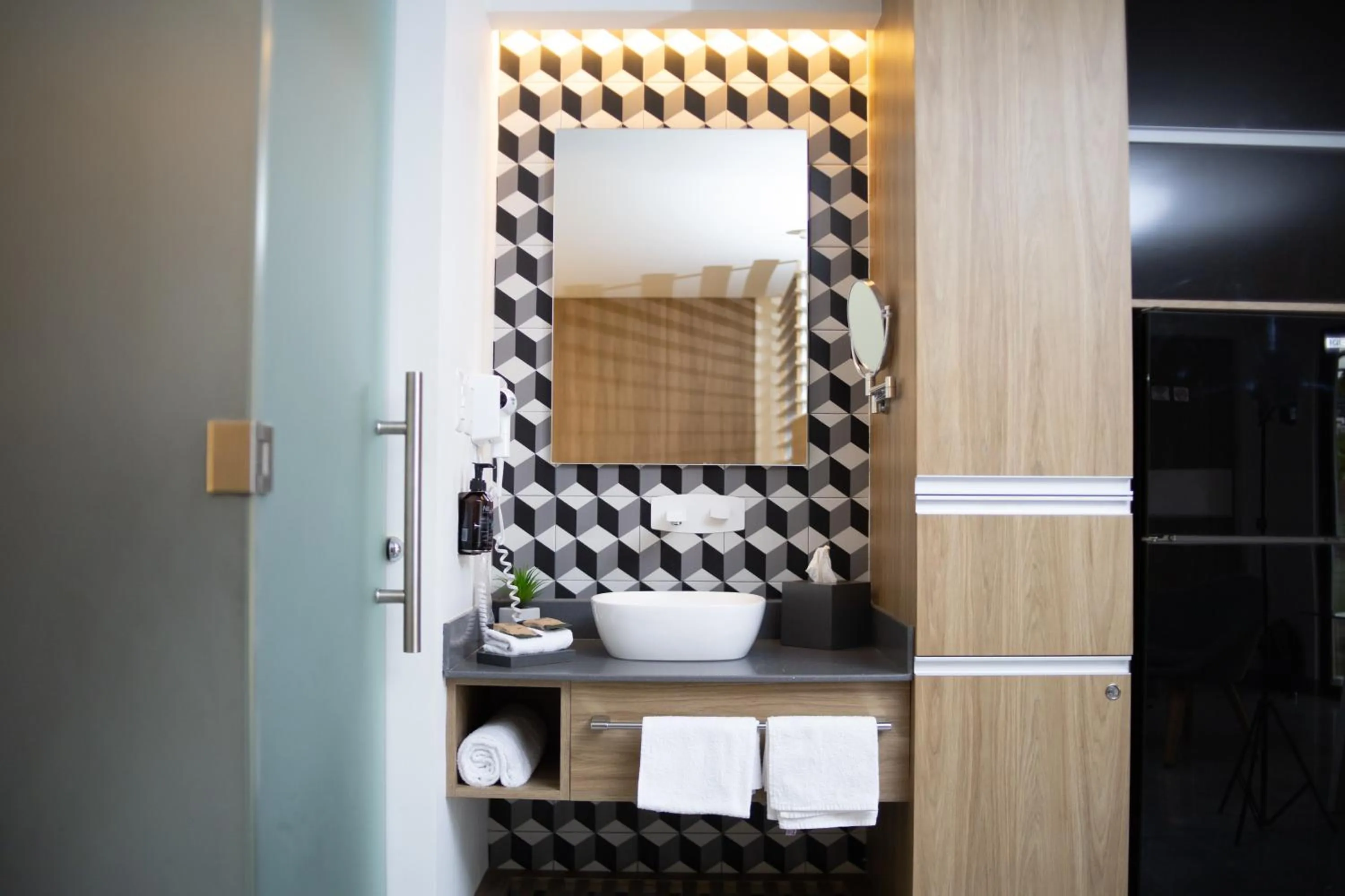 Bathroom in The Lu'um House