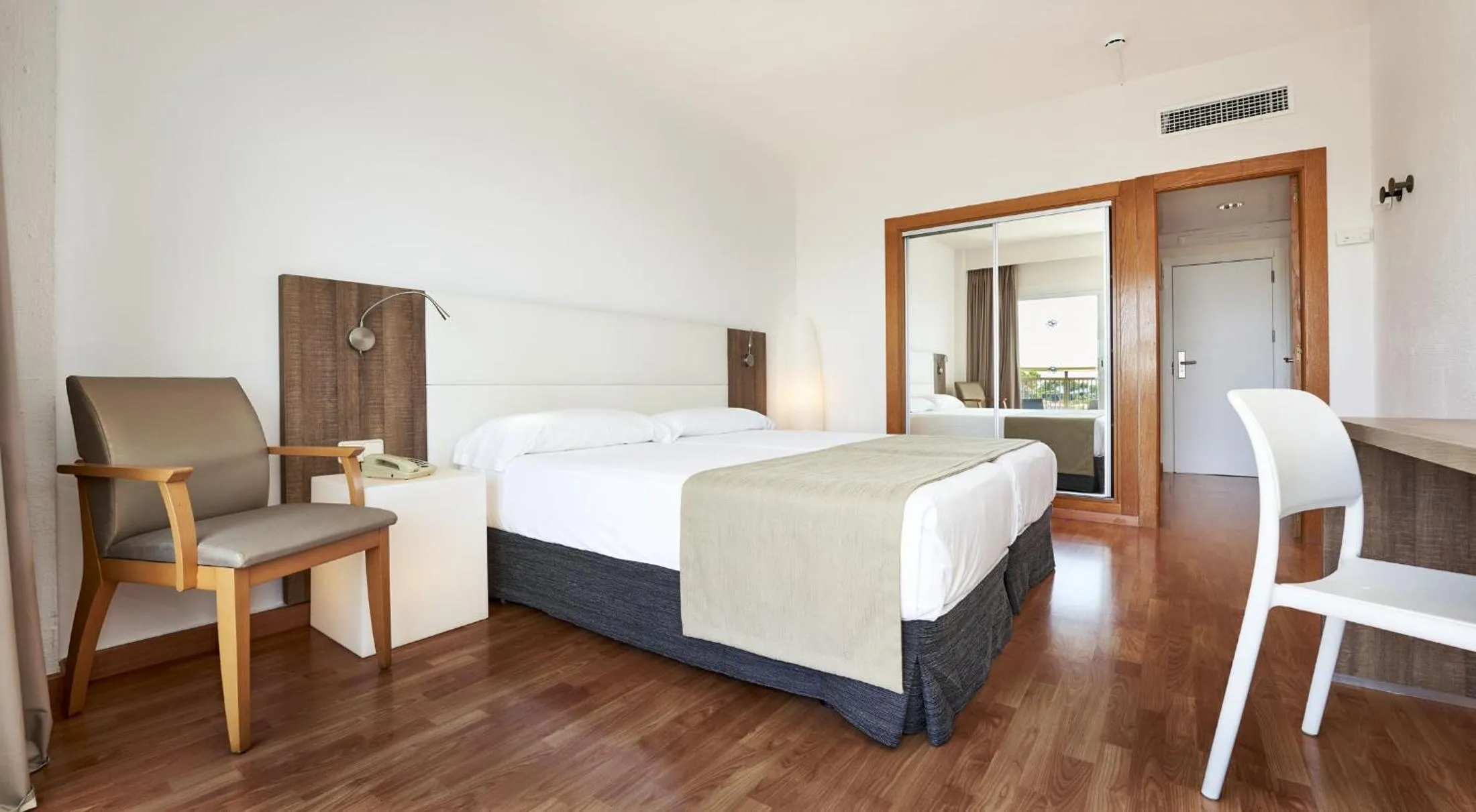 Decorative detail, Bed in Globales Cala Viñas Adults Only 16+