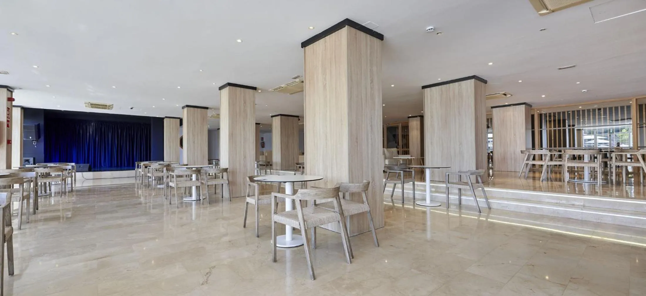 Lounge or bar in Globales Cala Viñas Adults Only 16+