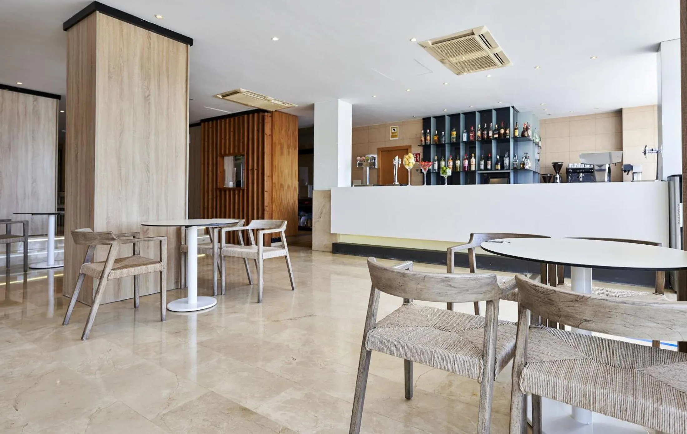 Lounge or bar in Globales Cala Viñas Adults Only 16+