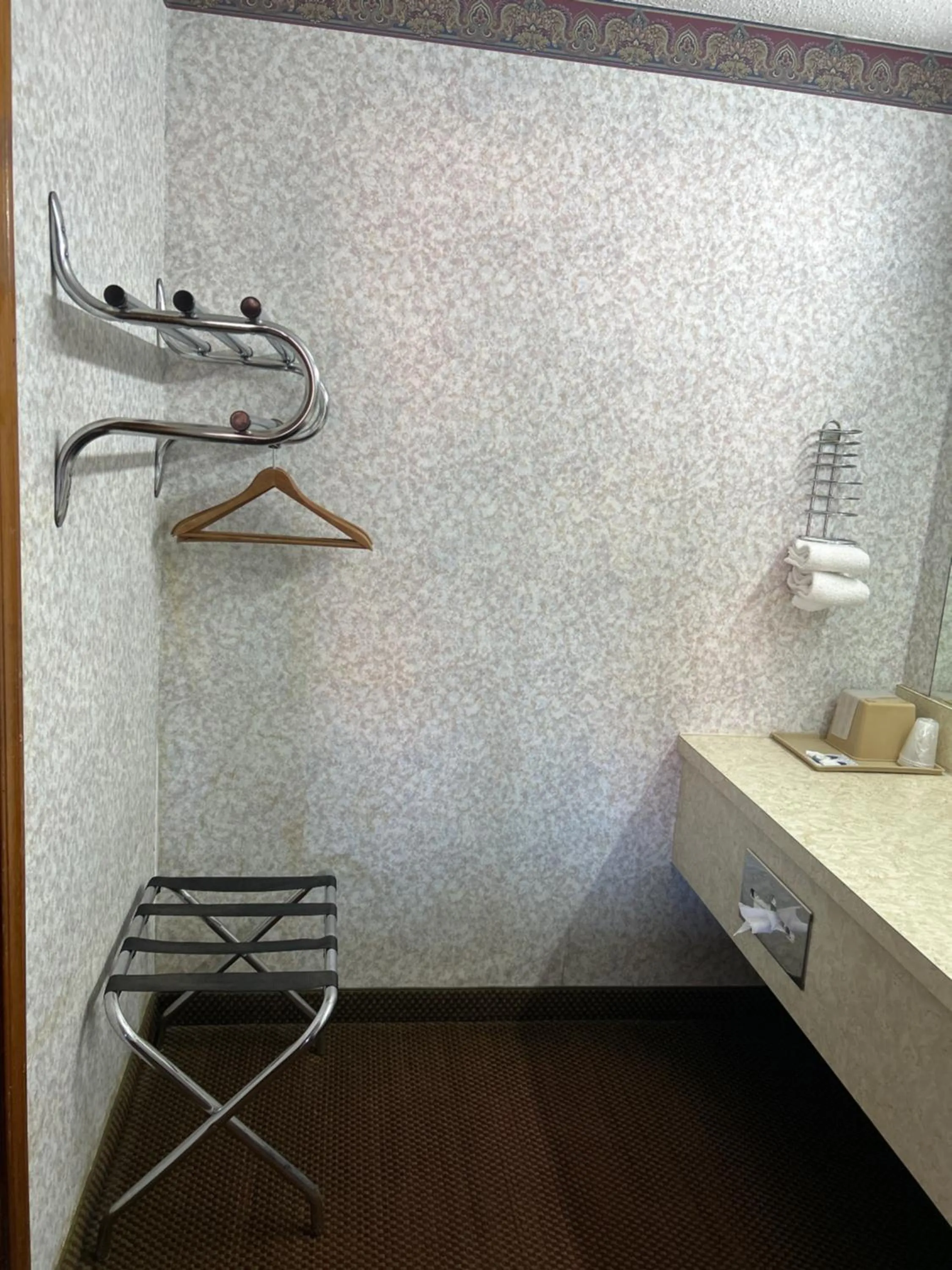 furniture in Heritage Inn