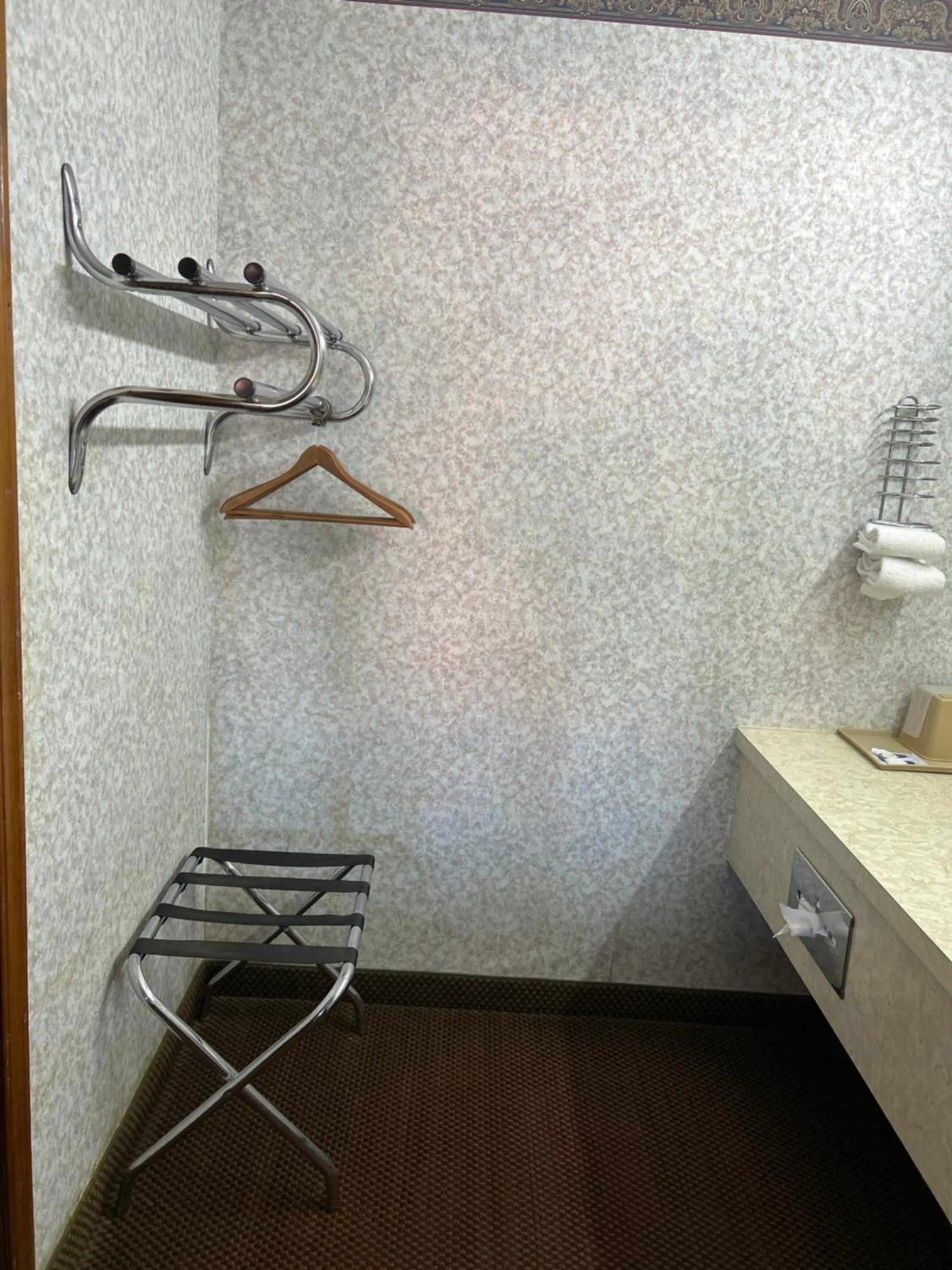 furniture in Heritage Inn