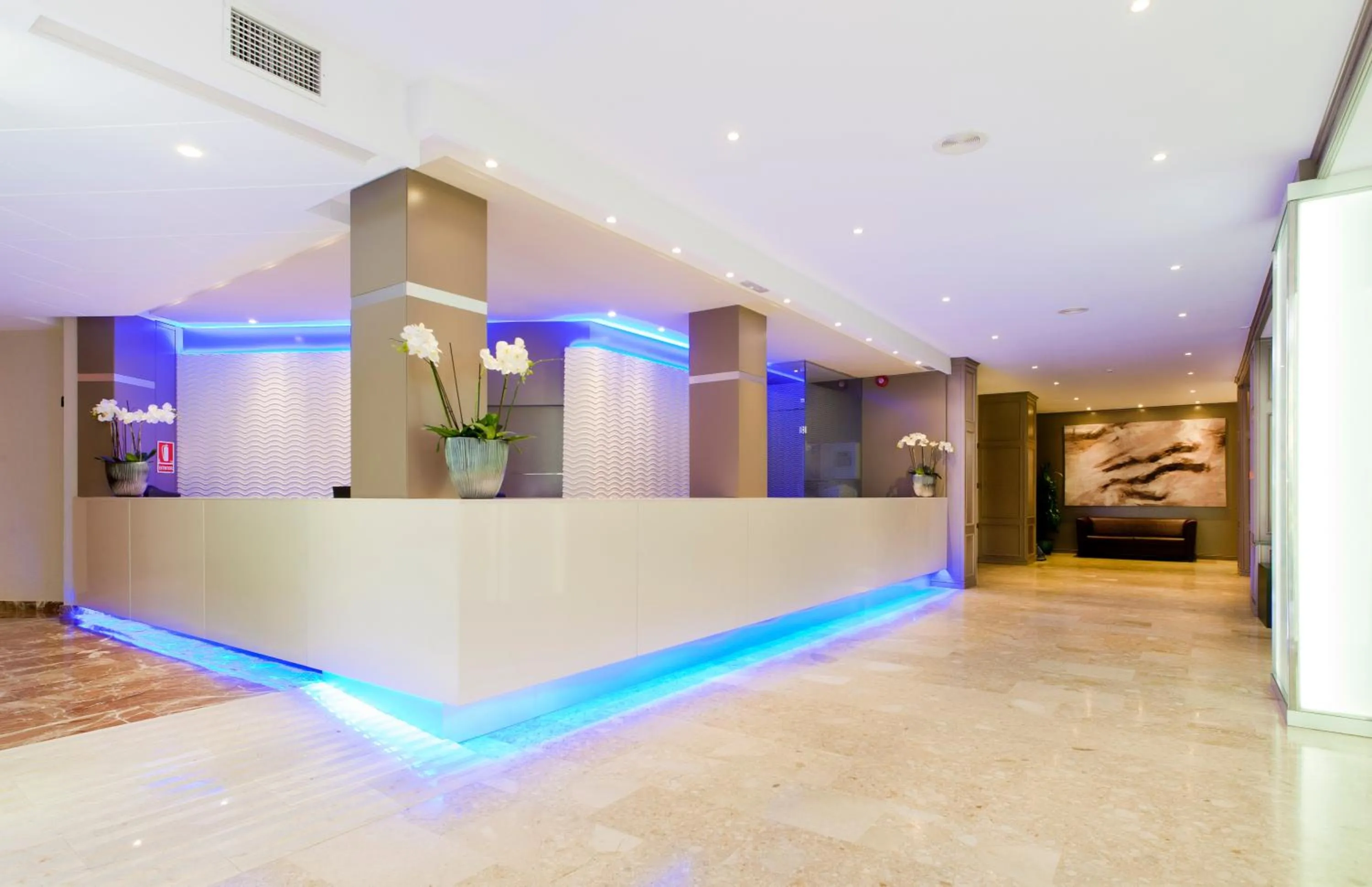 Lobby or reception in Globales America