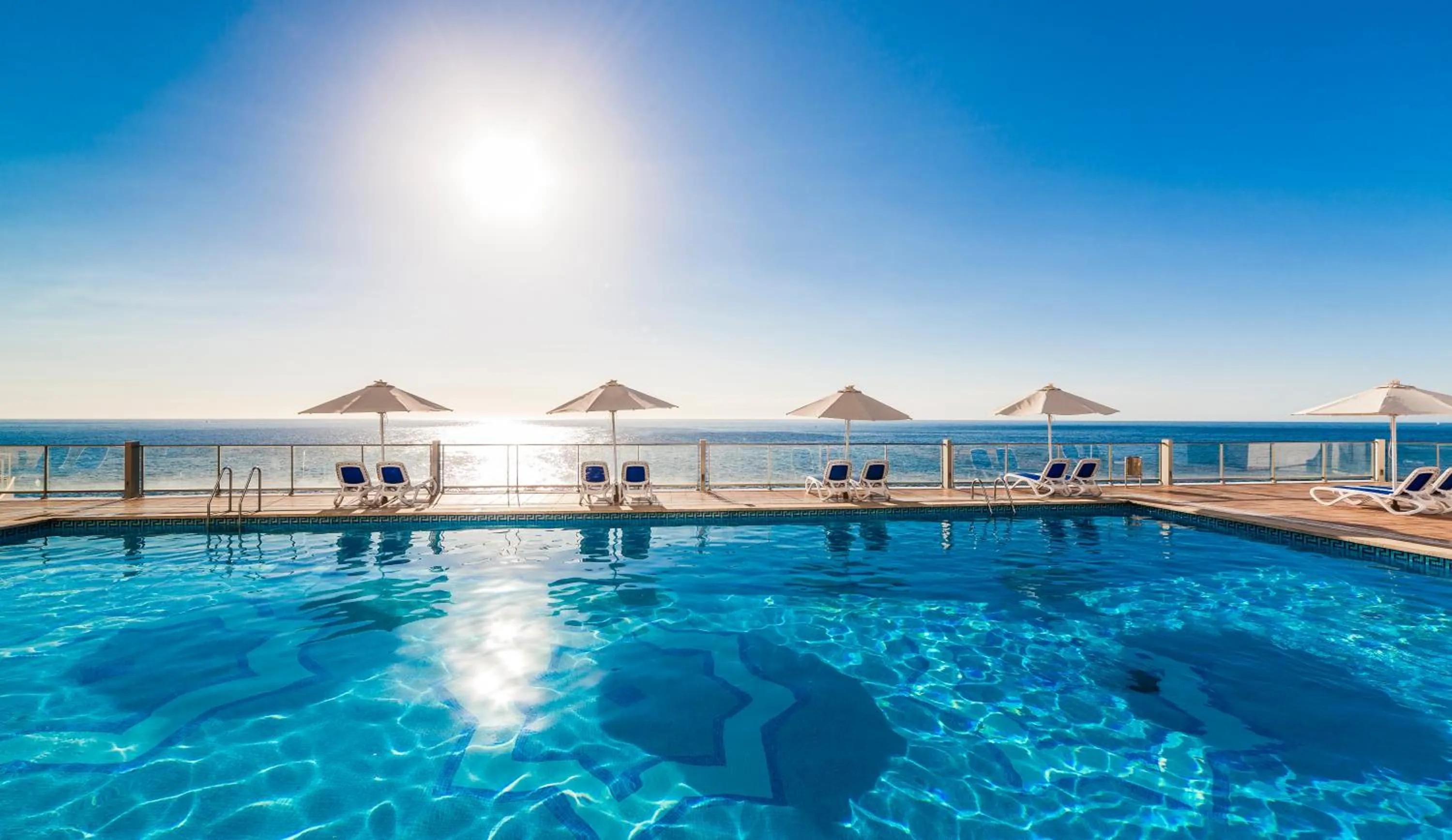 Swimming pool in Globales America