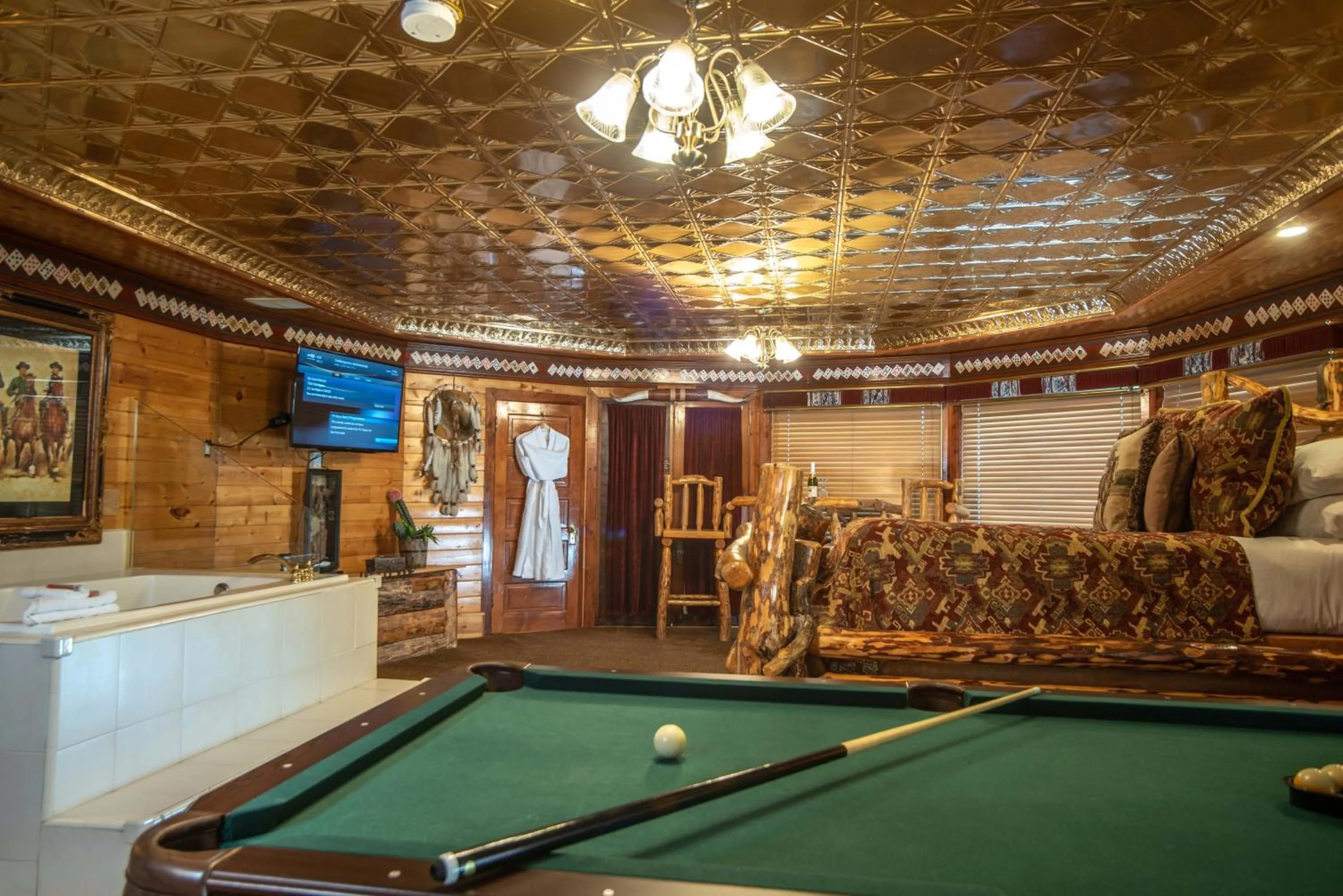 Billiard in The Anniversary Inn - Logan