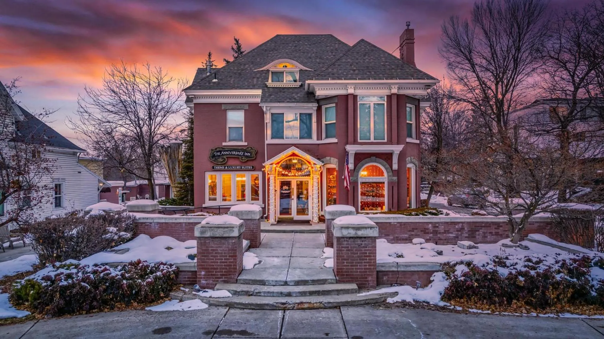 Property building in The Anniversary Inn - Logan