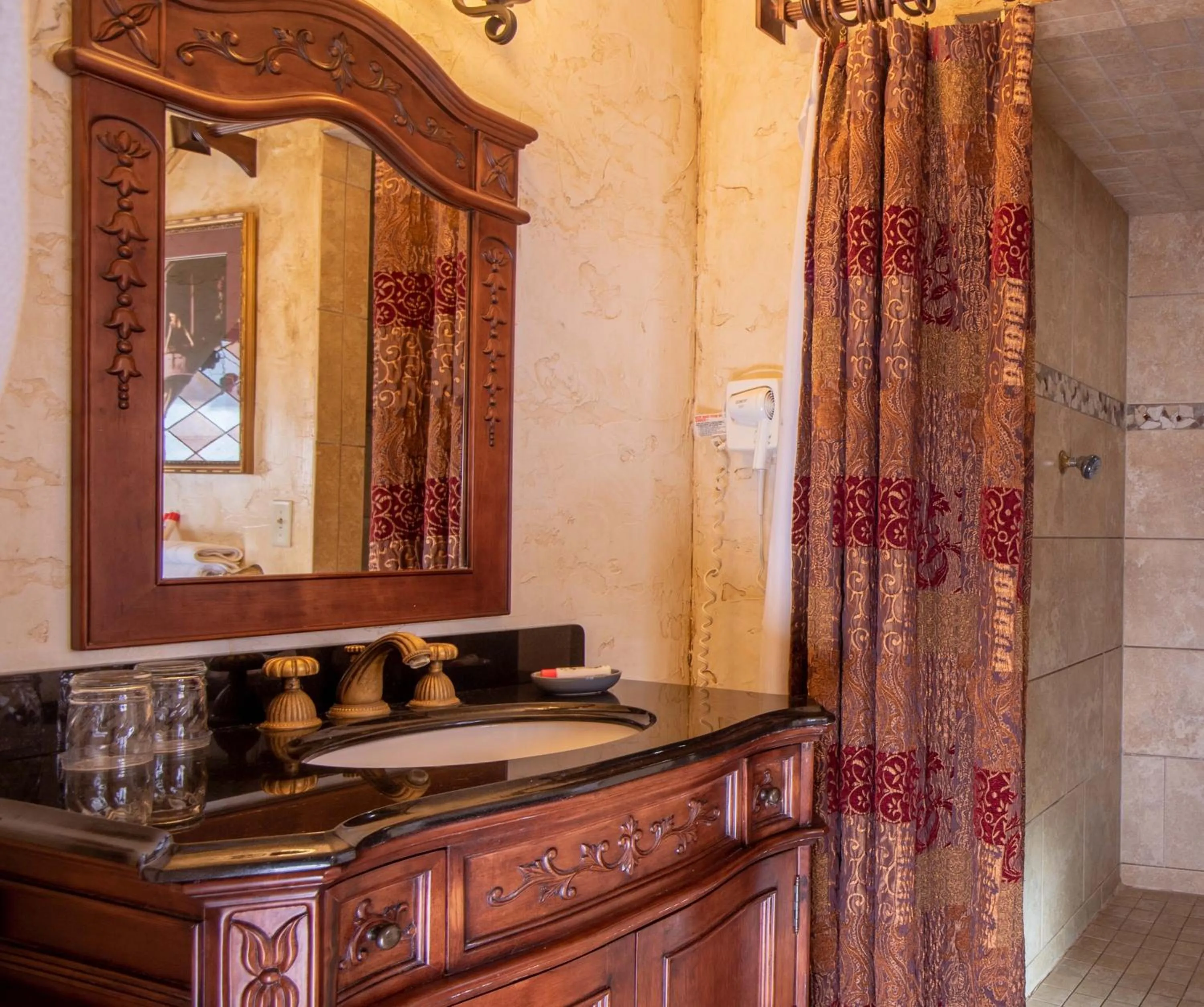 Bathroom in The Anniversary Inn - Logan