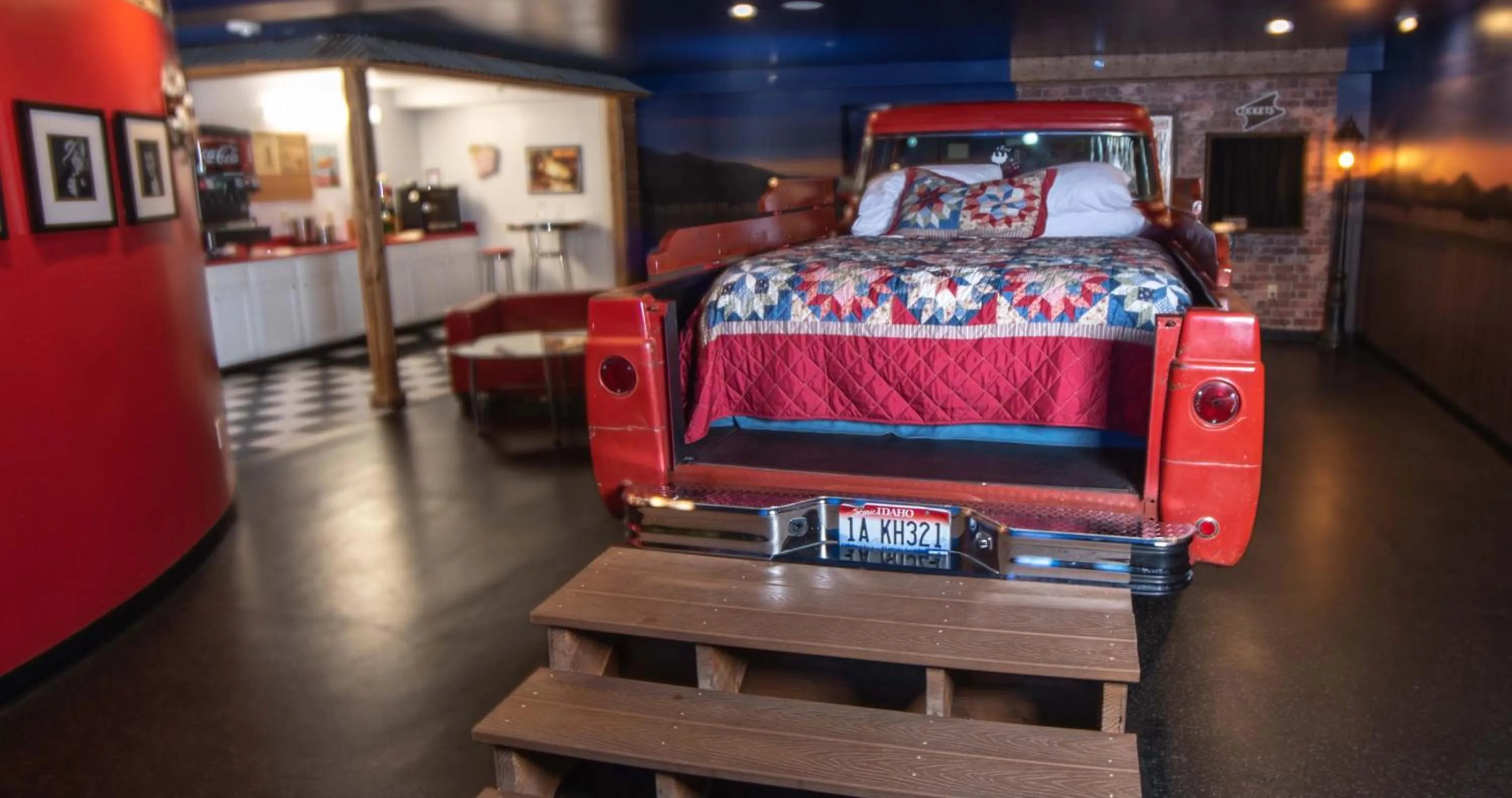 Bed in The Anniversary Inn - Logan