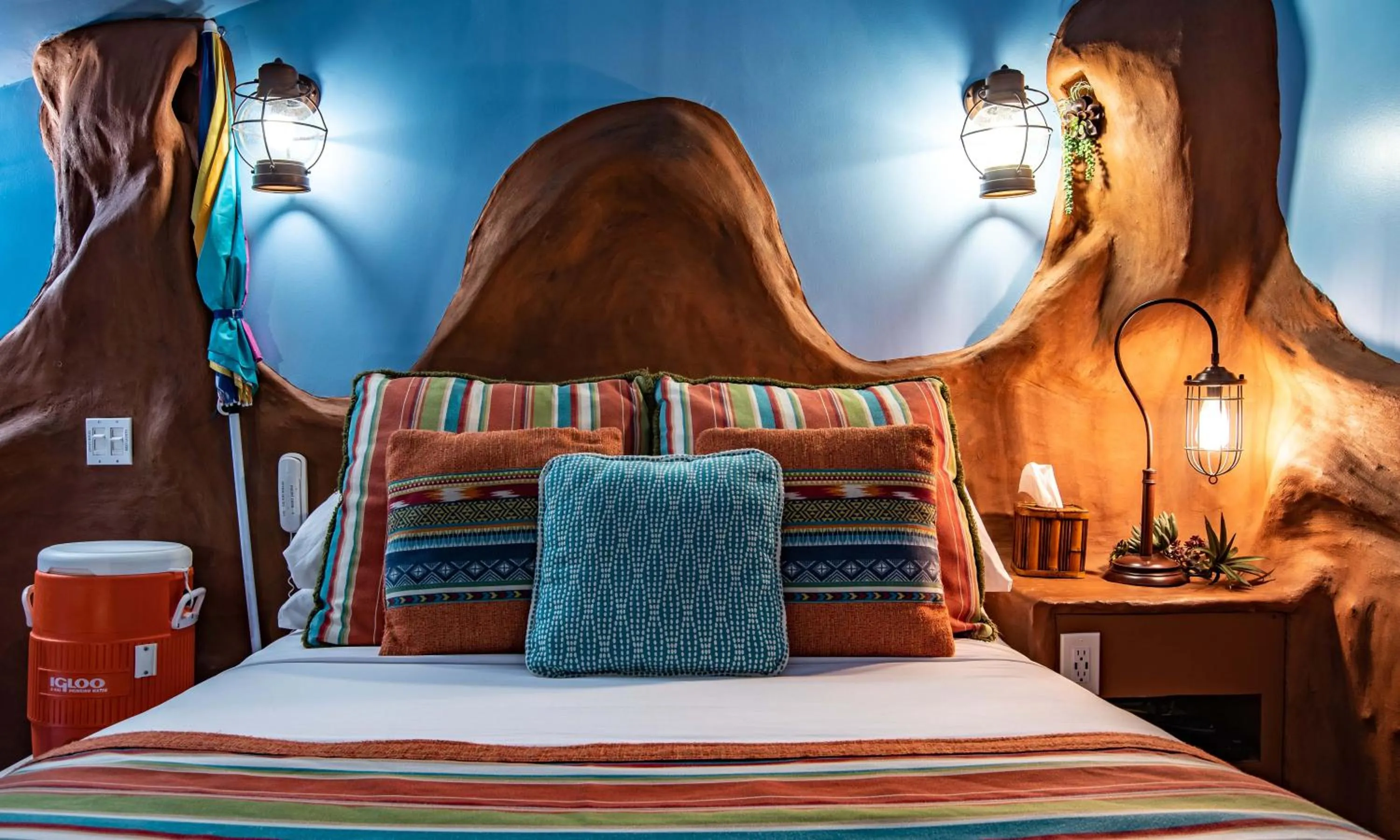 Bed in The Anniversary Inn - Logan