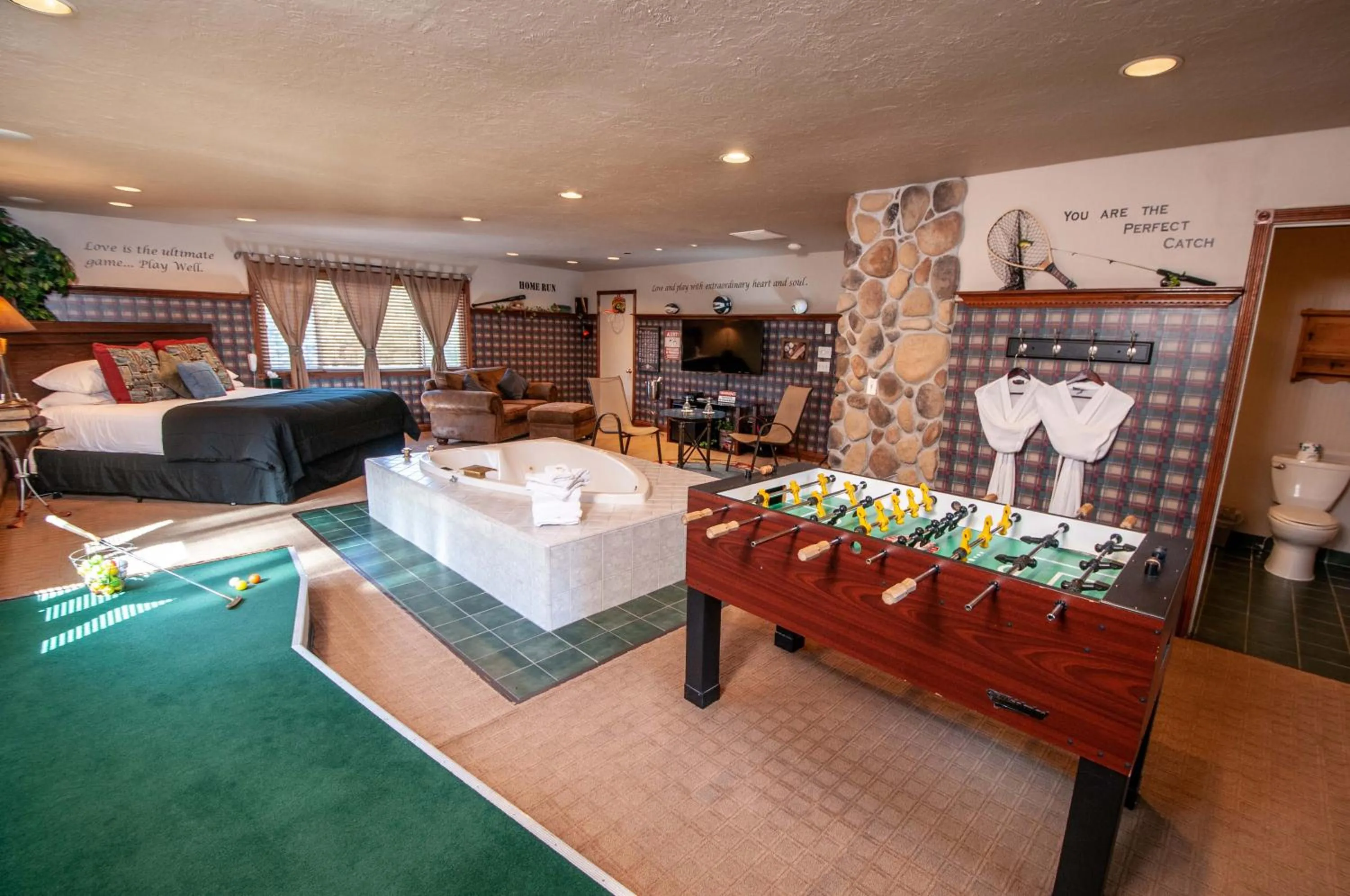 Photo of the whole room in The Anniversary Inn - Logan