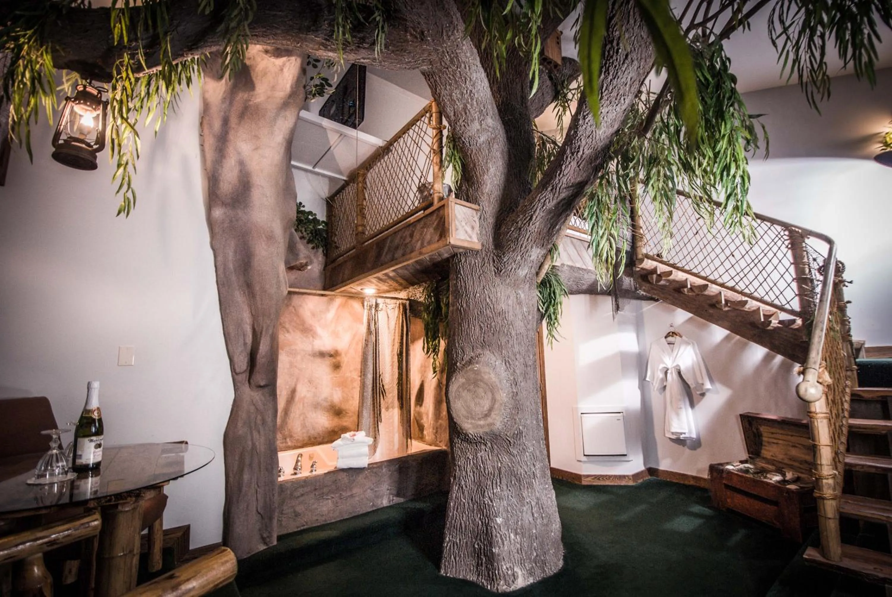 Photo of the whole room in The Anniversary Inn - Logan