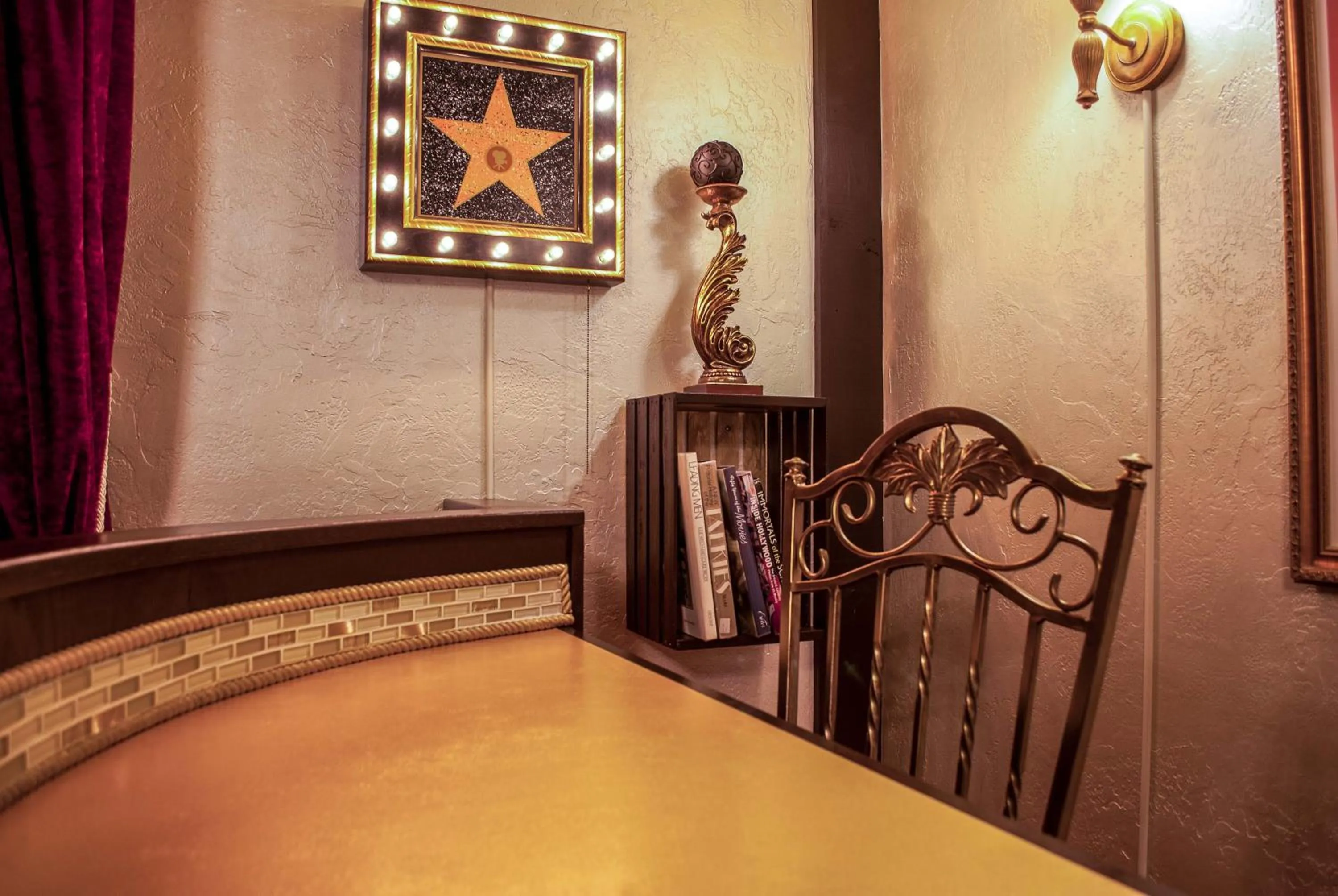 Seating area in The Anniversary Inn - Logan