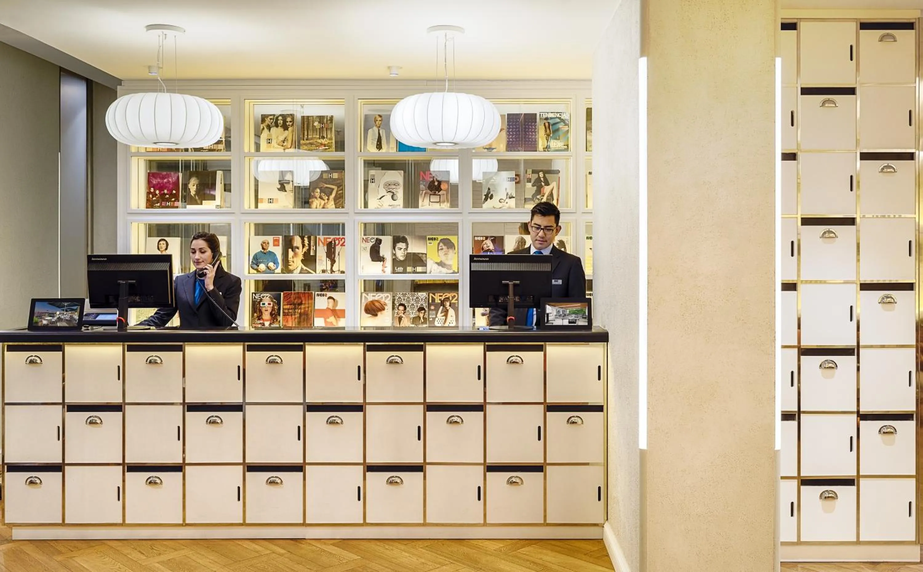 Lobby or reception in H10 Universitat