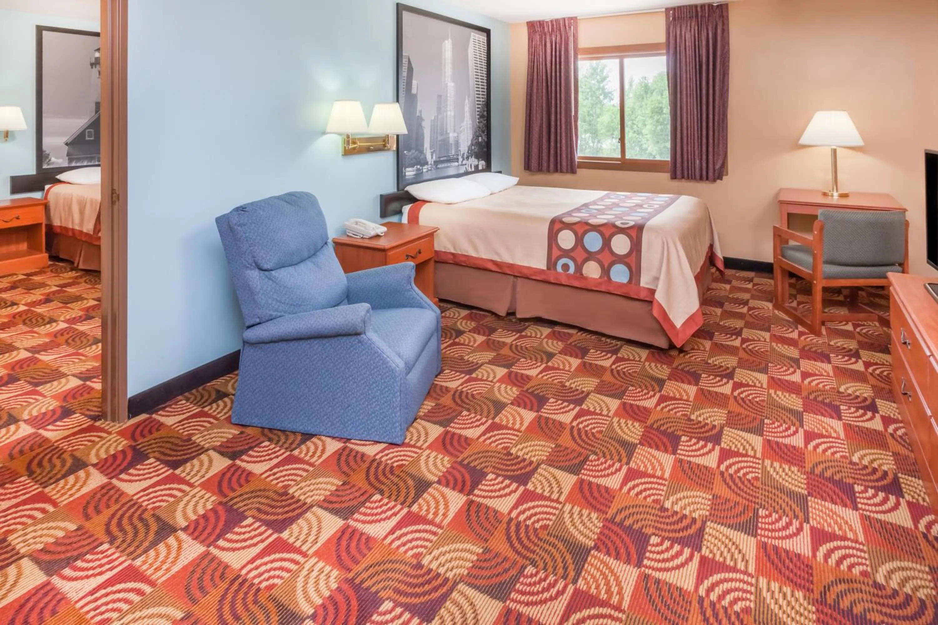 Bedroom, Bed in Super 8 by Wyndham Shipshewana