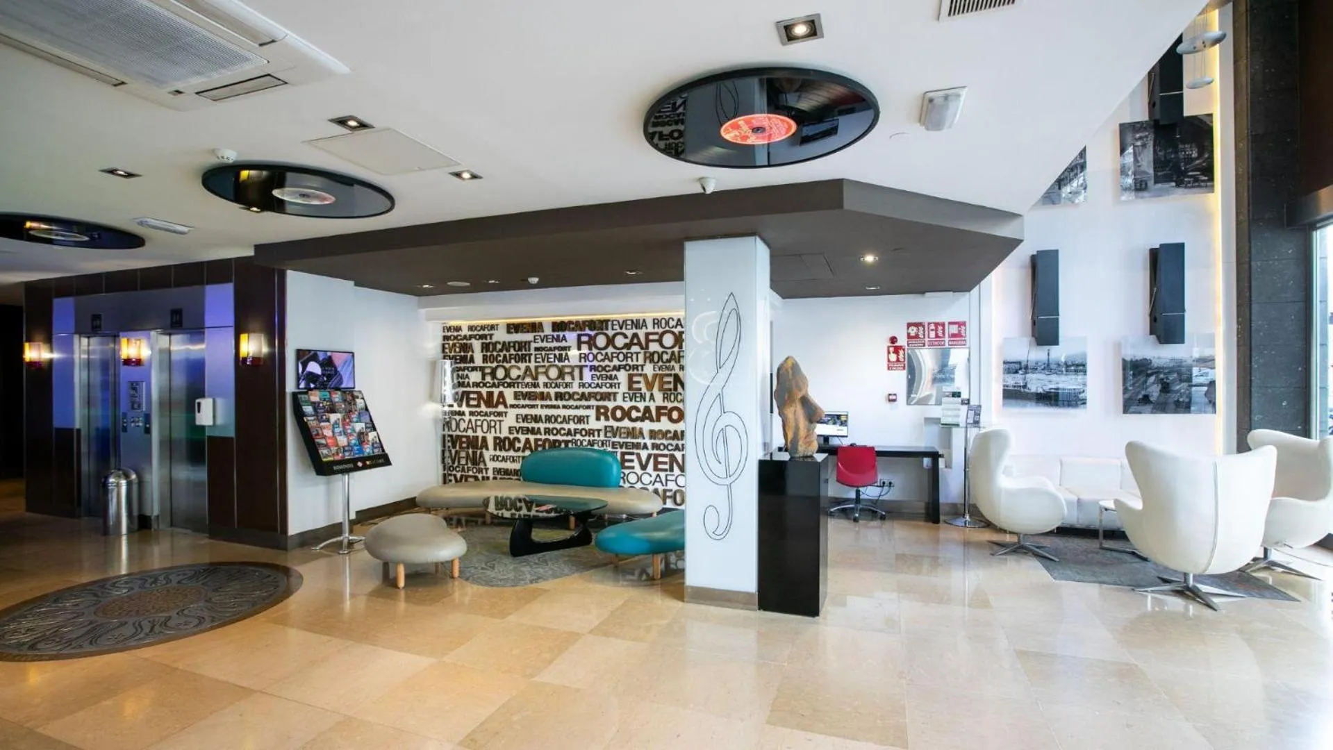 Lobby or reception in Evenia Rocafort