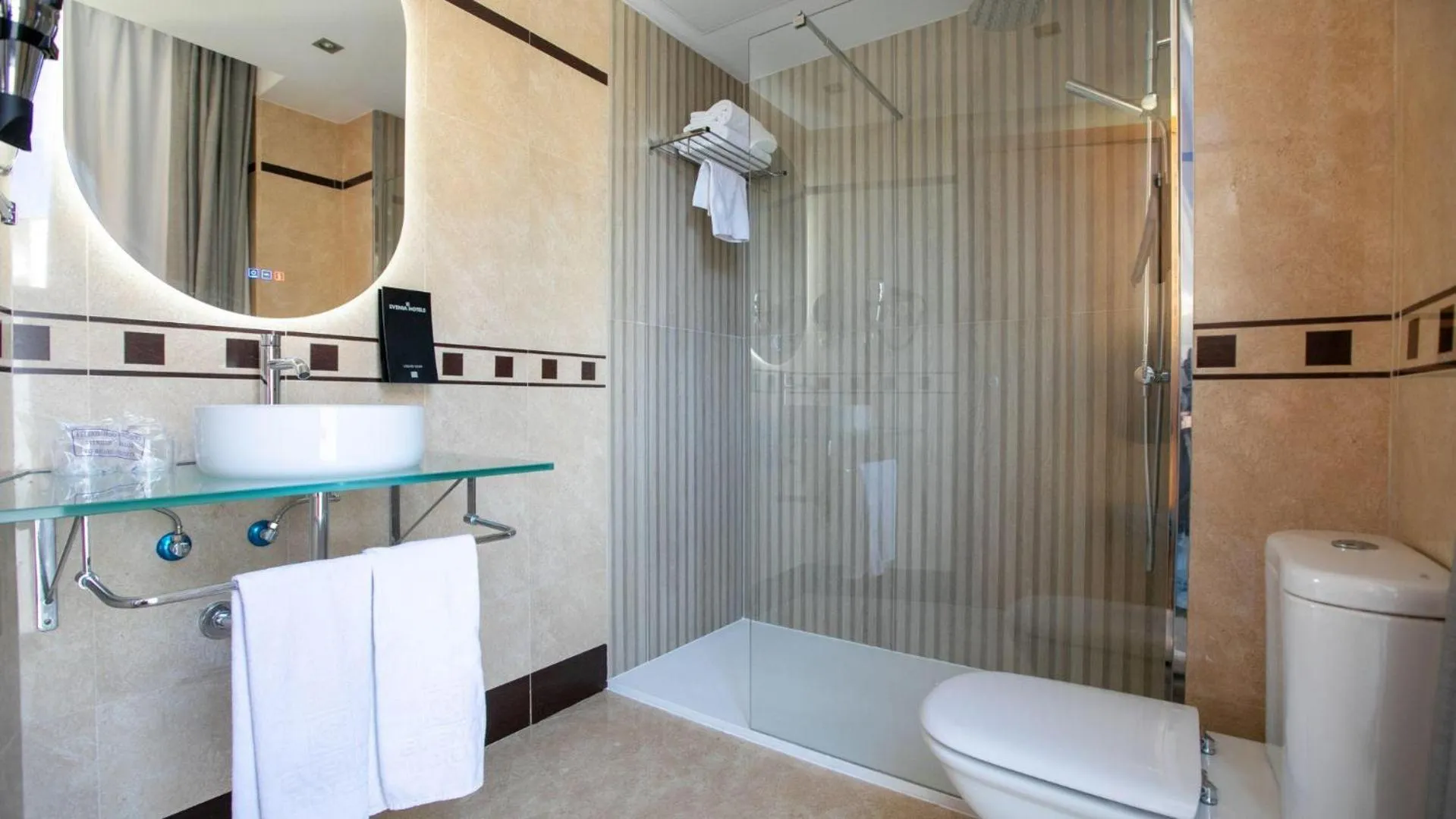 Bathroom in Evenia Rocafort