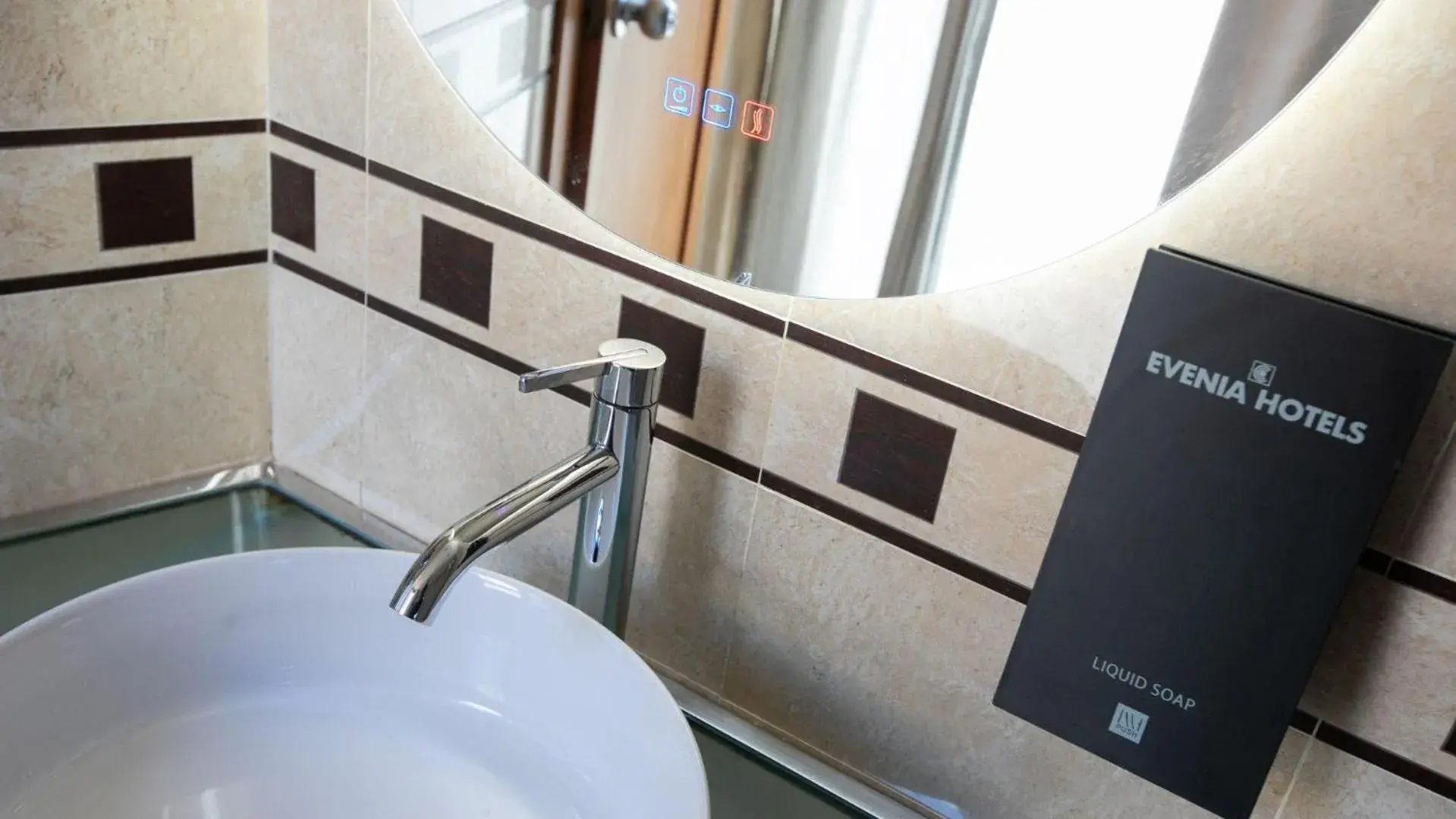 Triple Room in Evenia Rocafort Triple Room in Evenia Rocafort