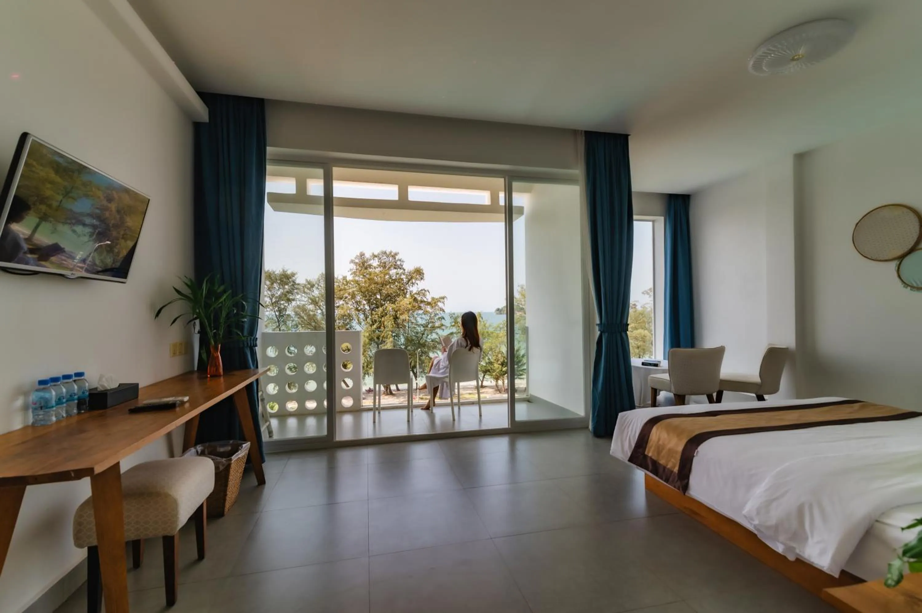 Sea view, Bed in Naiya Sea Resort