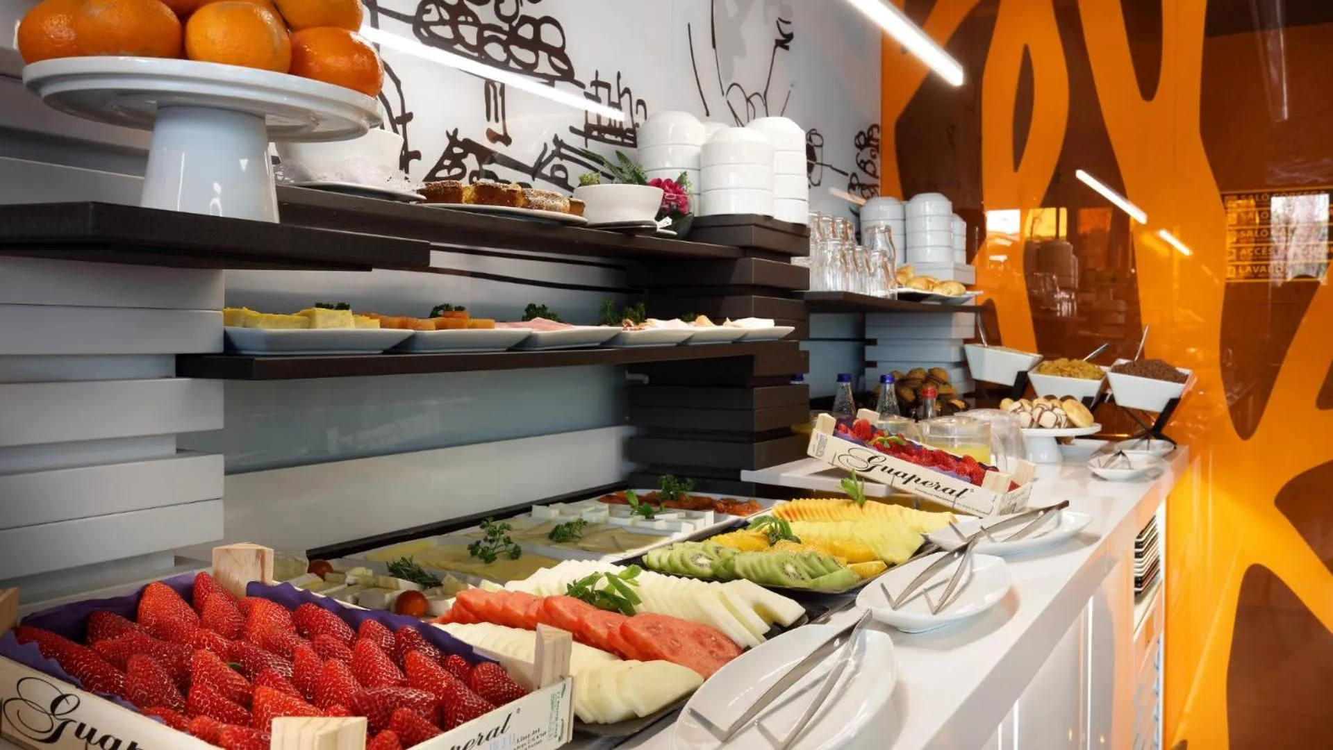 Restaurant/places to eat in Evenia Rossello