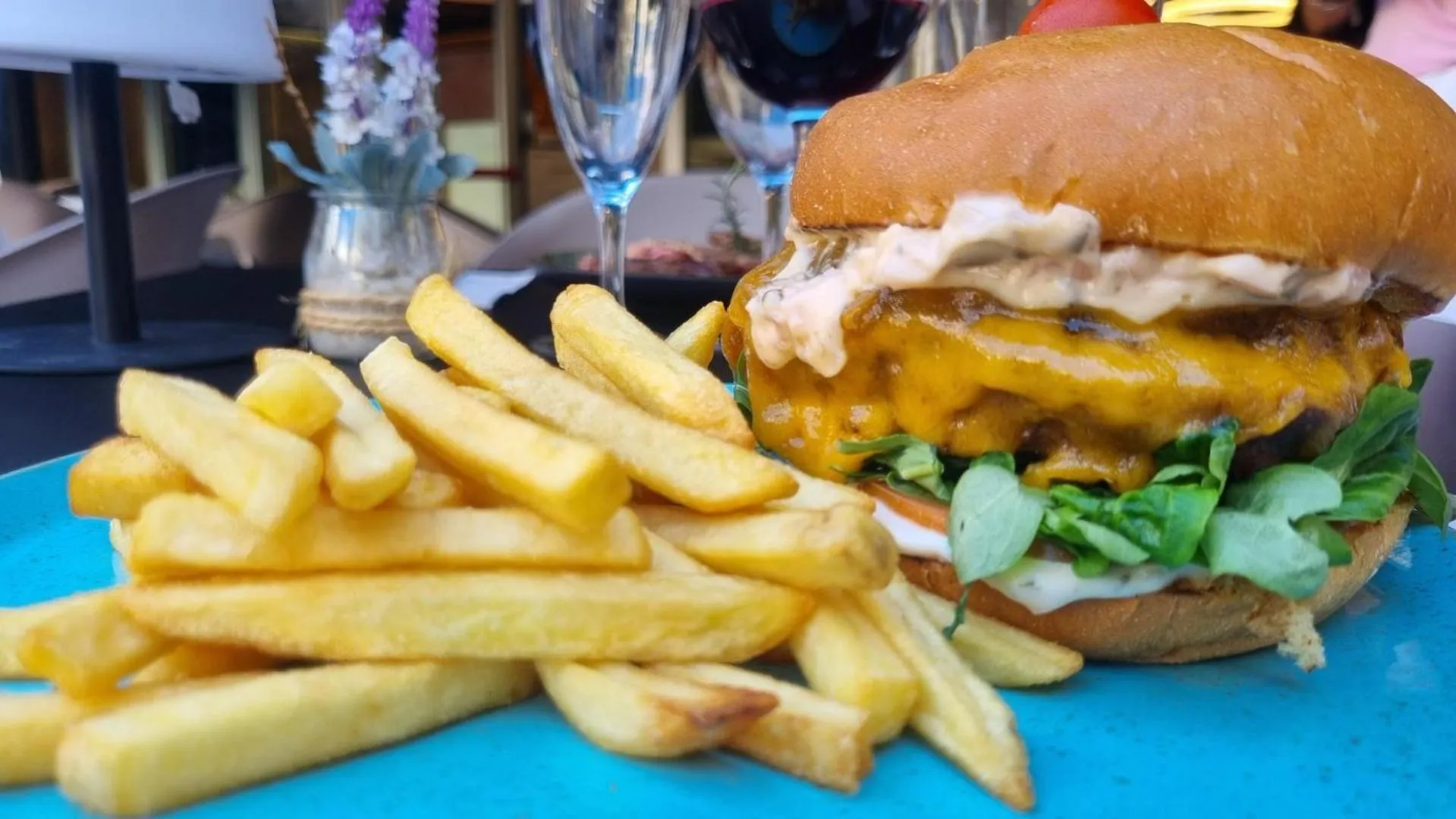 Restaurant/places to eat in Evenia Rossello