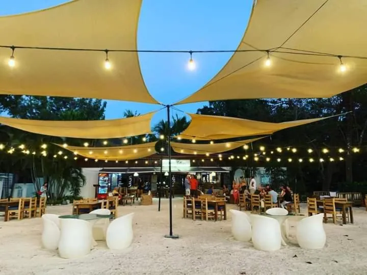 Property building in Café de Playa Beach Front Hotel