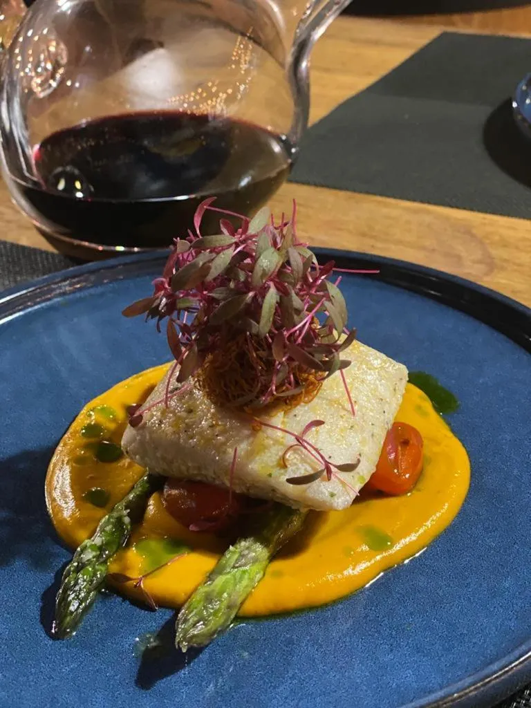 Restaurant/places to eat in Café de Playa Beach Front Hotel