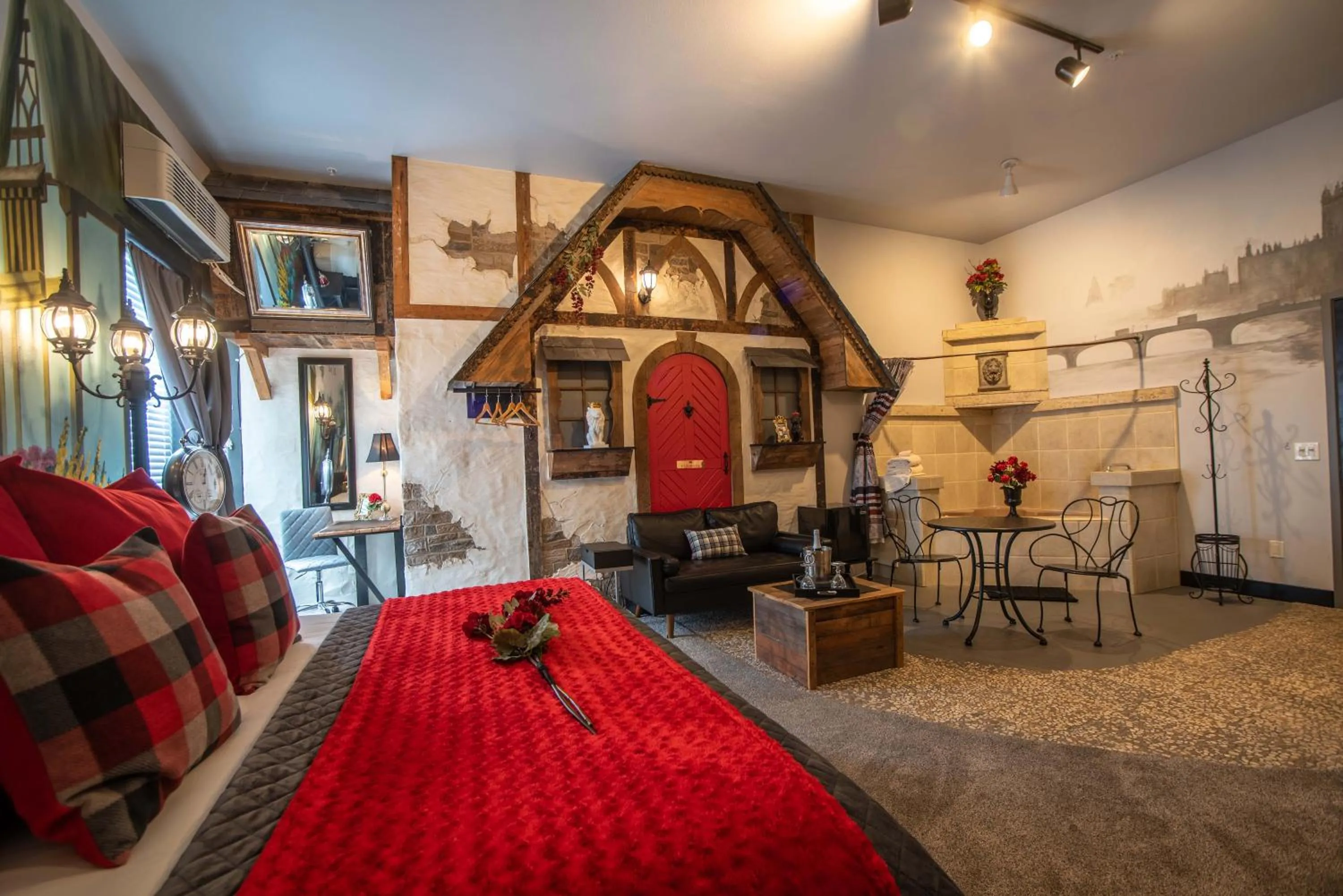 Photo of the whole room in The Anniversary Inn - Boise