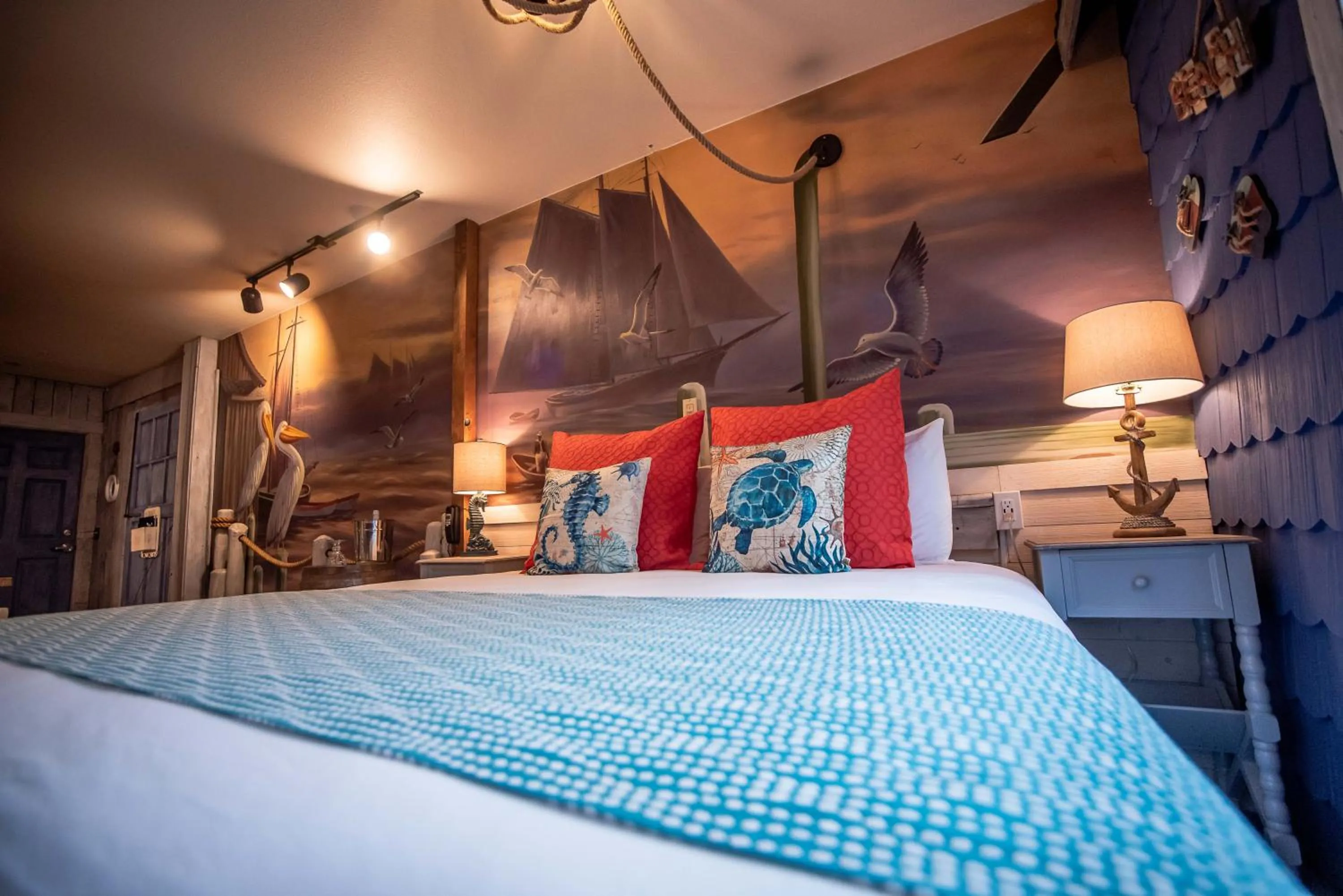 Bed in The Anniversary Inn - Boise