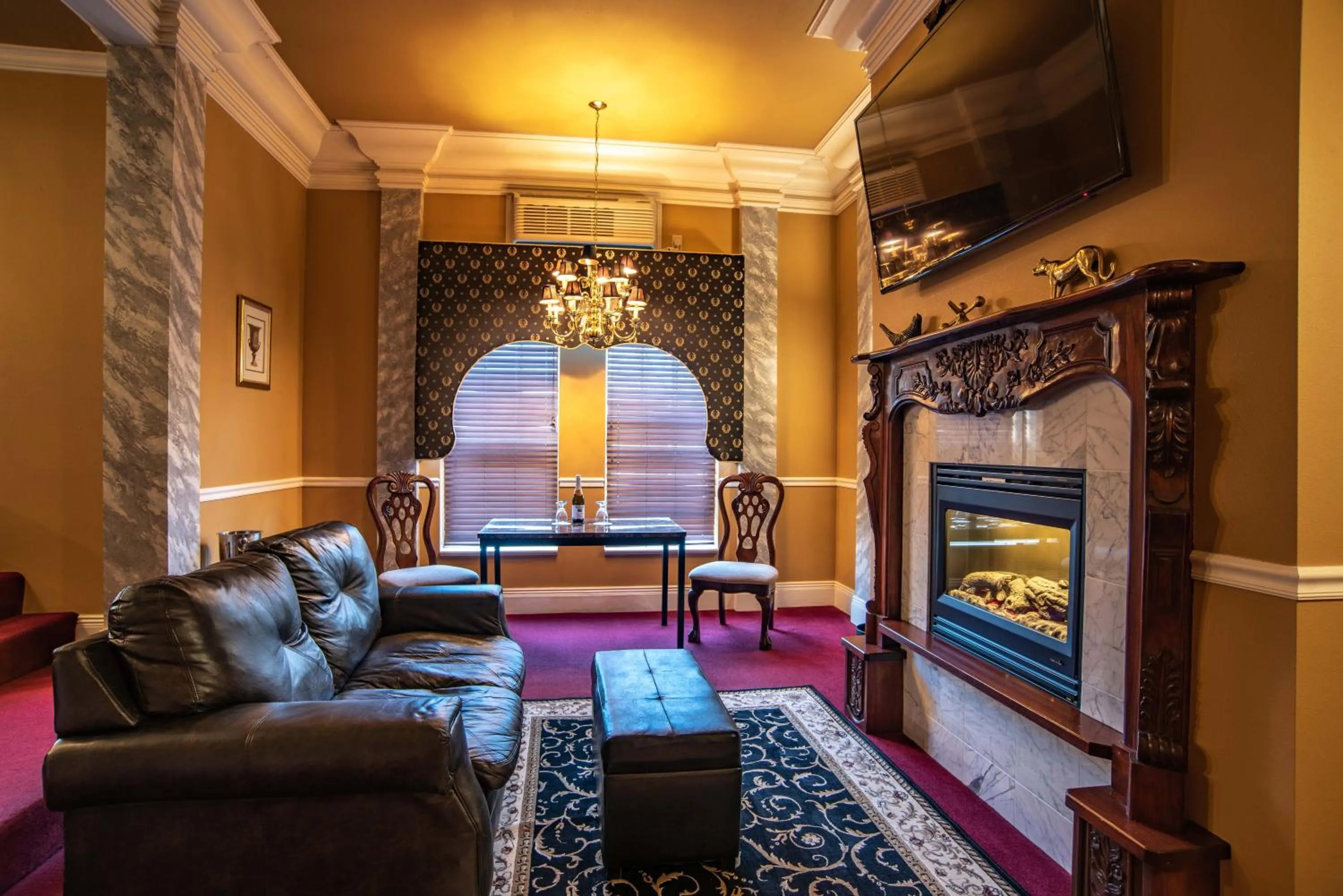 Living room in The Anniversary Inn - Boise