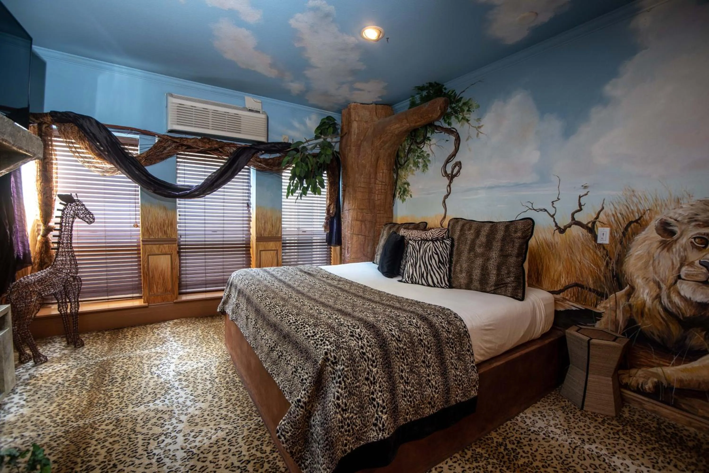 Photo of the whole room, Bed in The Anniversary Inn - Boise