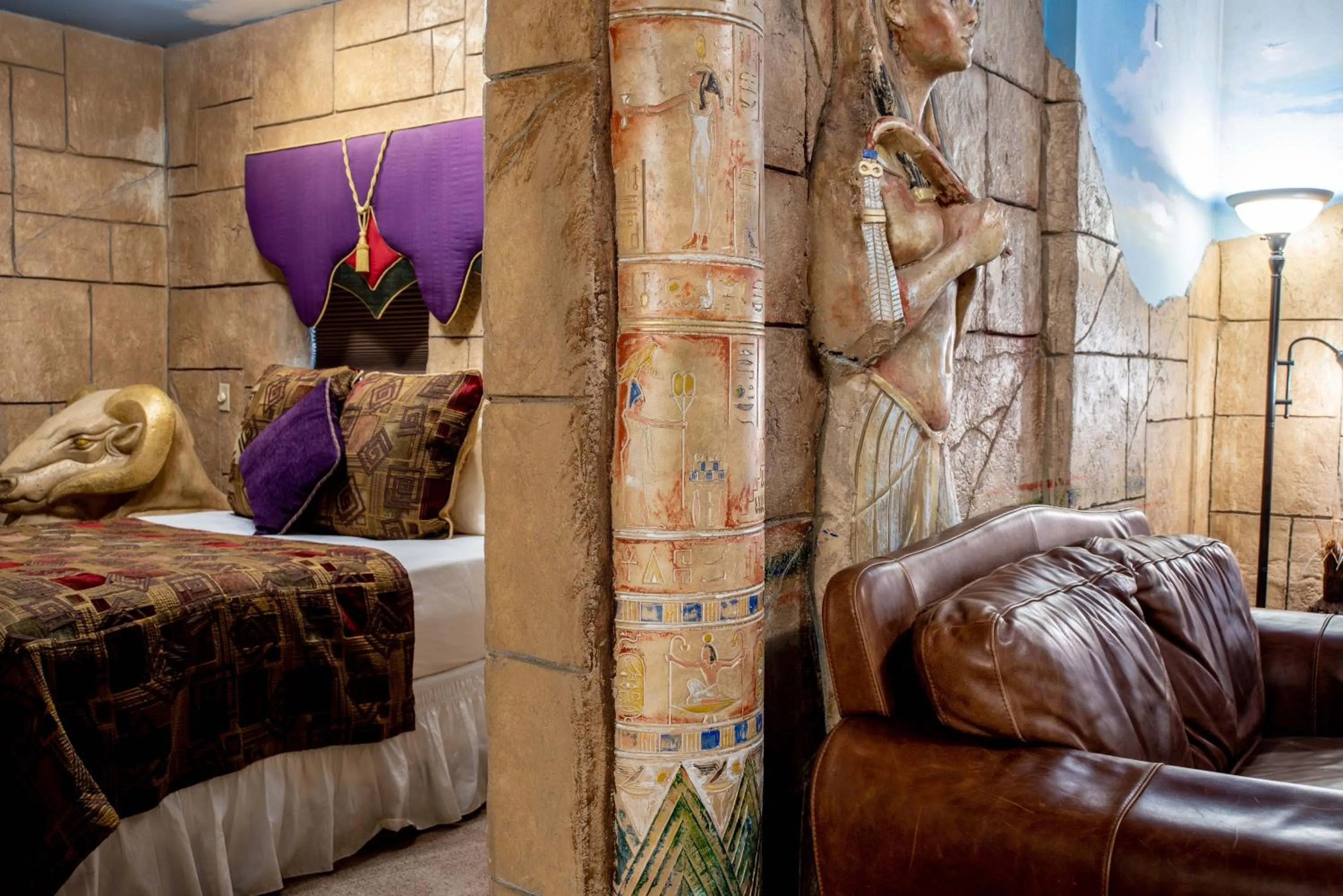 Photo of the whole room, Bed in The Anniversary Inn - Boise