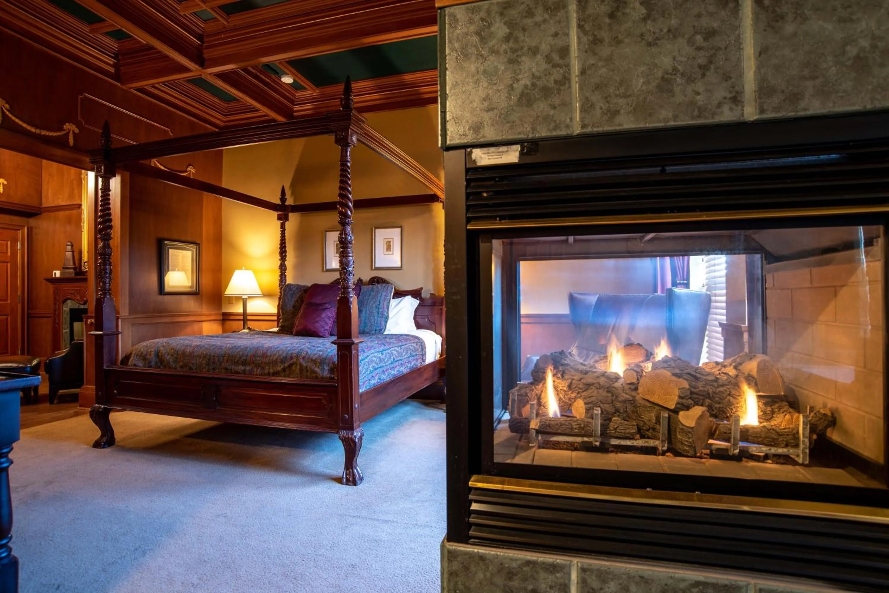 Bedroom, Bed in The Anniversary Inn - Boise