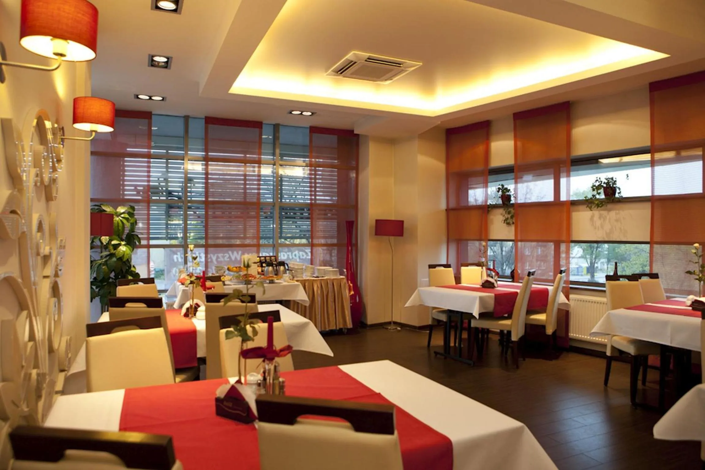 Restaurant/places to eat in Hotel Pik