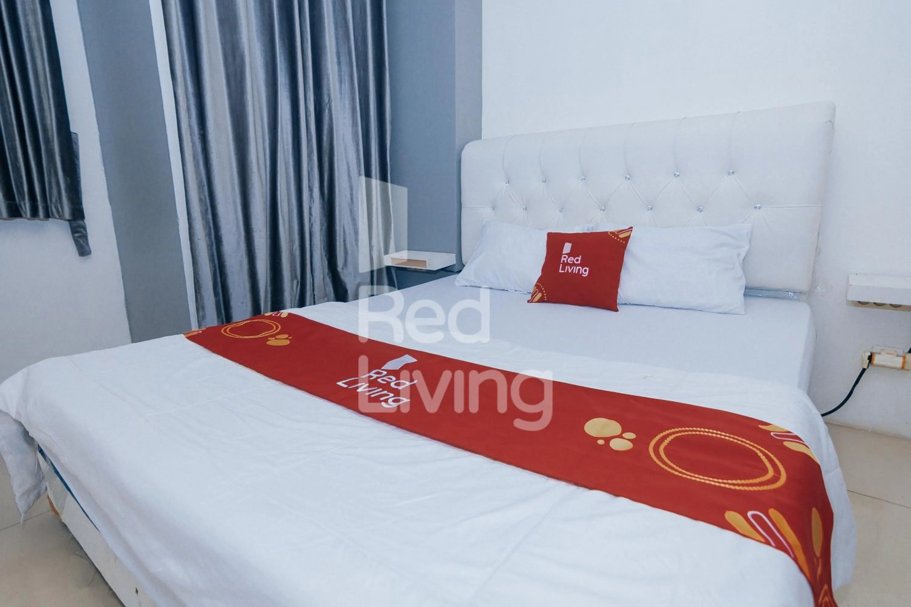 Bed in Redliving Apartemen Grand Sentraland - AT Properti Tower Pink