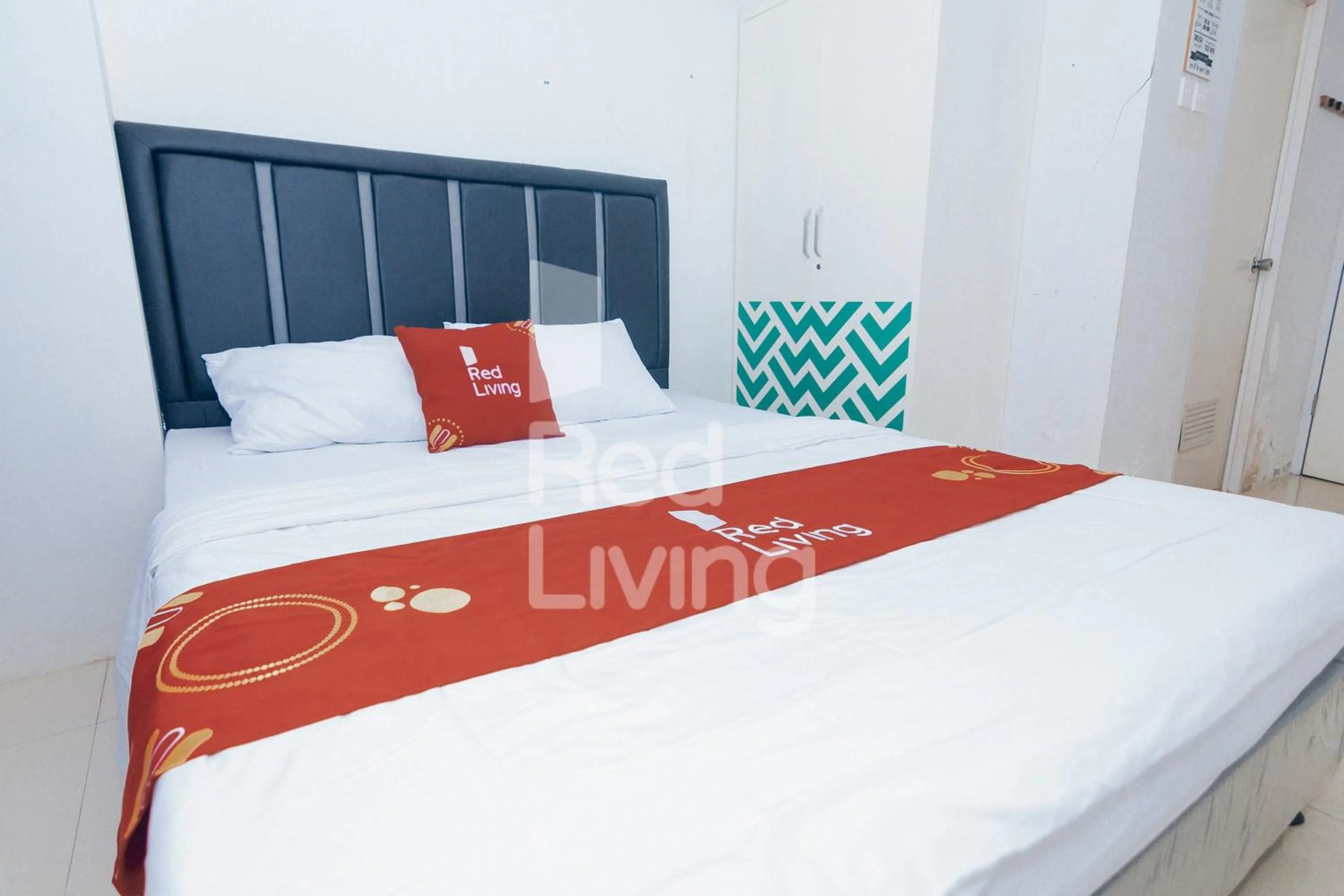 Bed in Redliving Apartemen Grand Sentraland - AT Properti Tower Pink