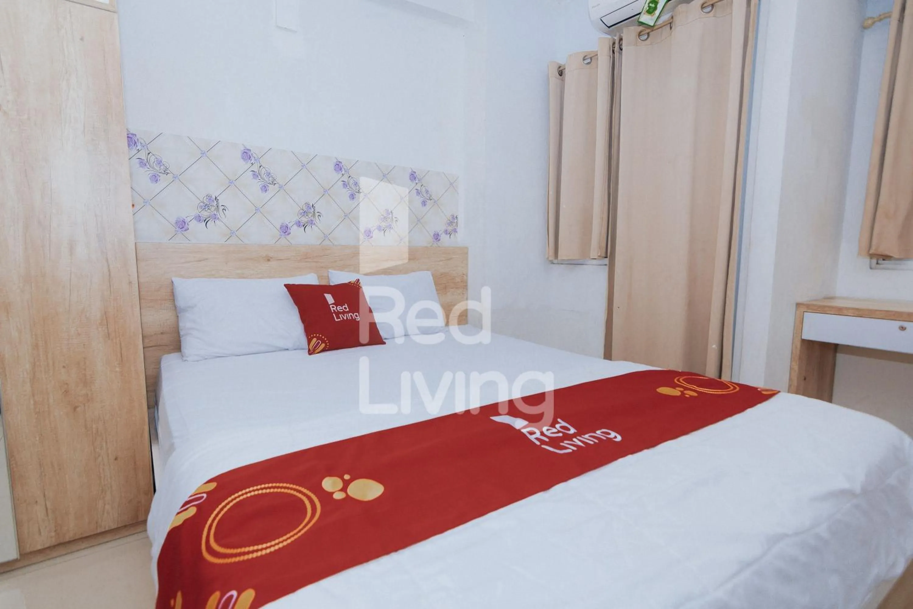 Bed in Redliving Apartemen Grand Sentraland - AT Properti Tower Pink