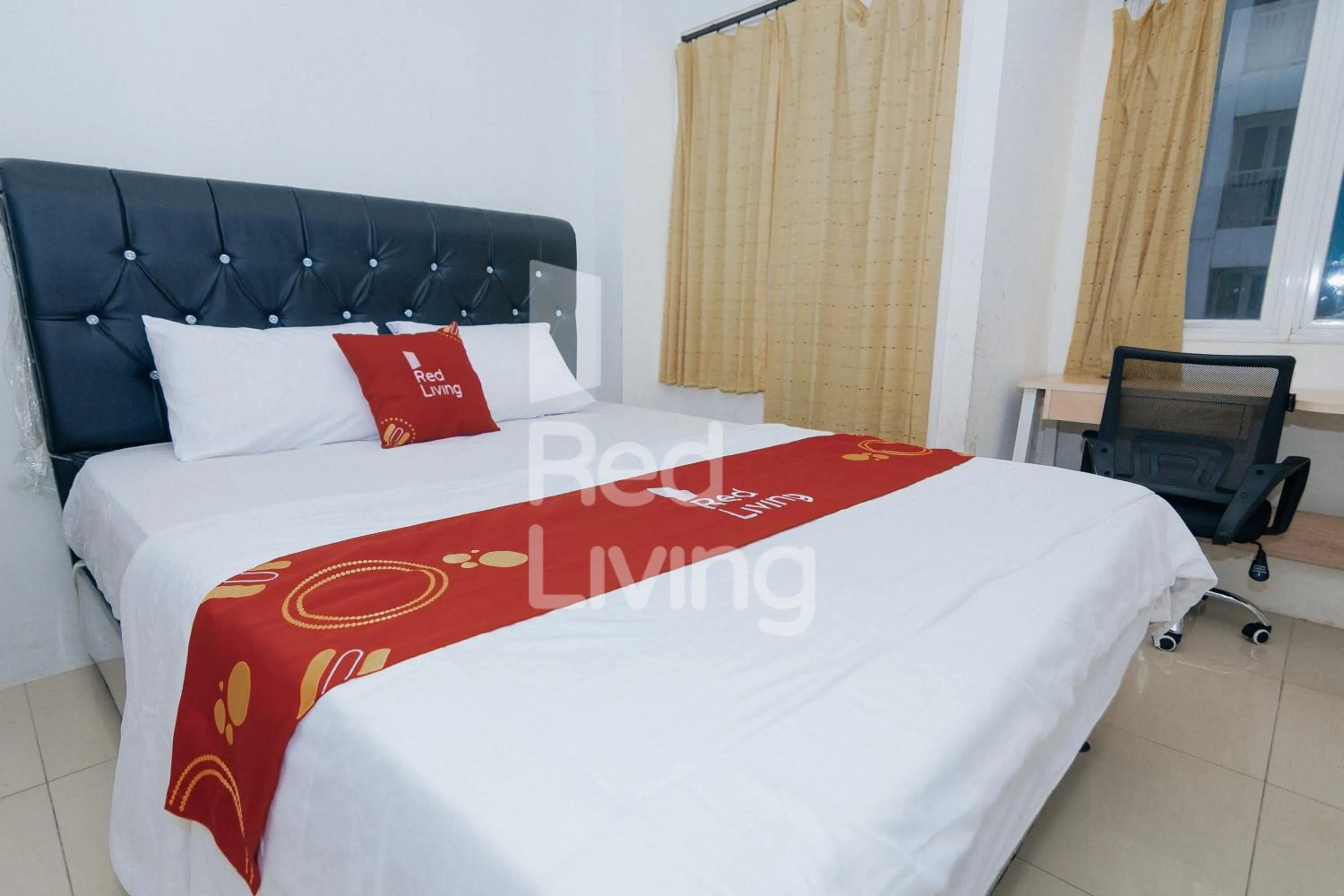 Bed in Redliving Apartemen Grand Sentraland - AT Properti Tower Pink