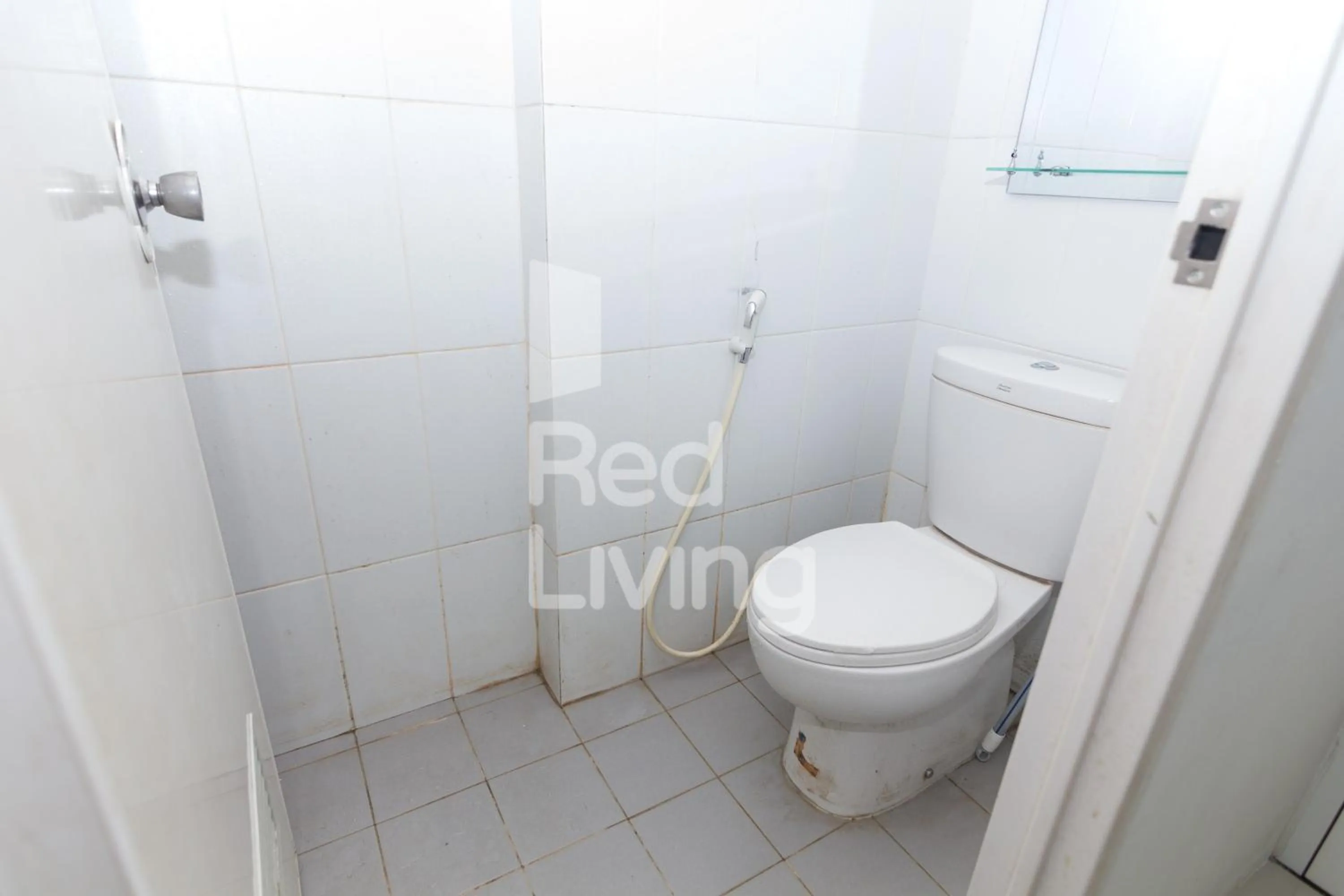 Bathroom in Redliving Apartemen Grand Sentraland - AT Properti Tower Pink