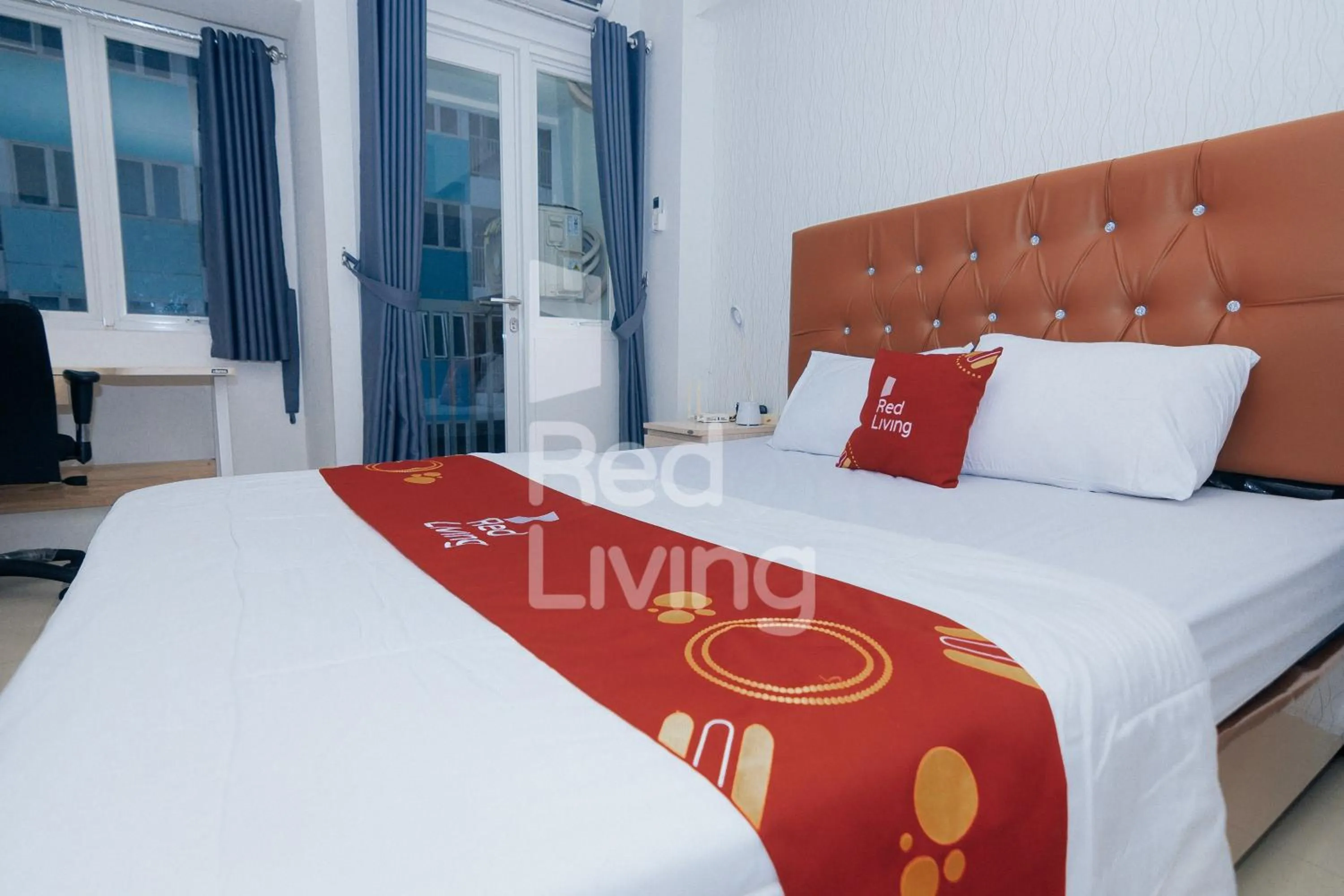 Bed in Redliving Apartemen Grand Sentraland - AT Properti Tower Pink