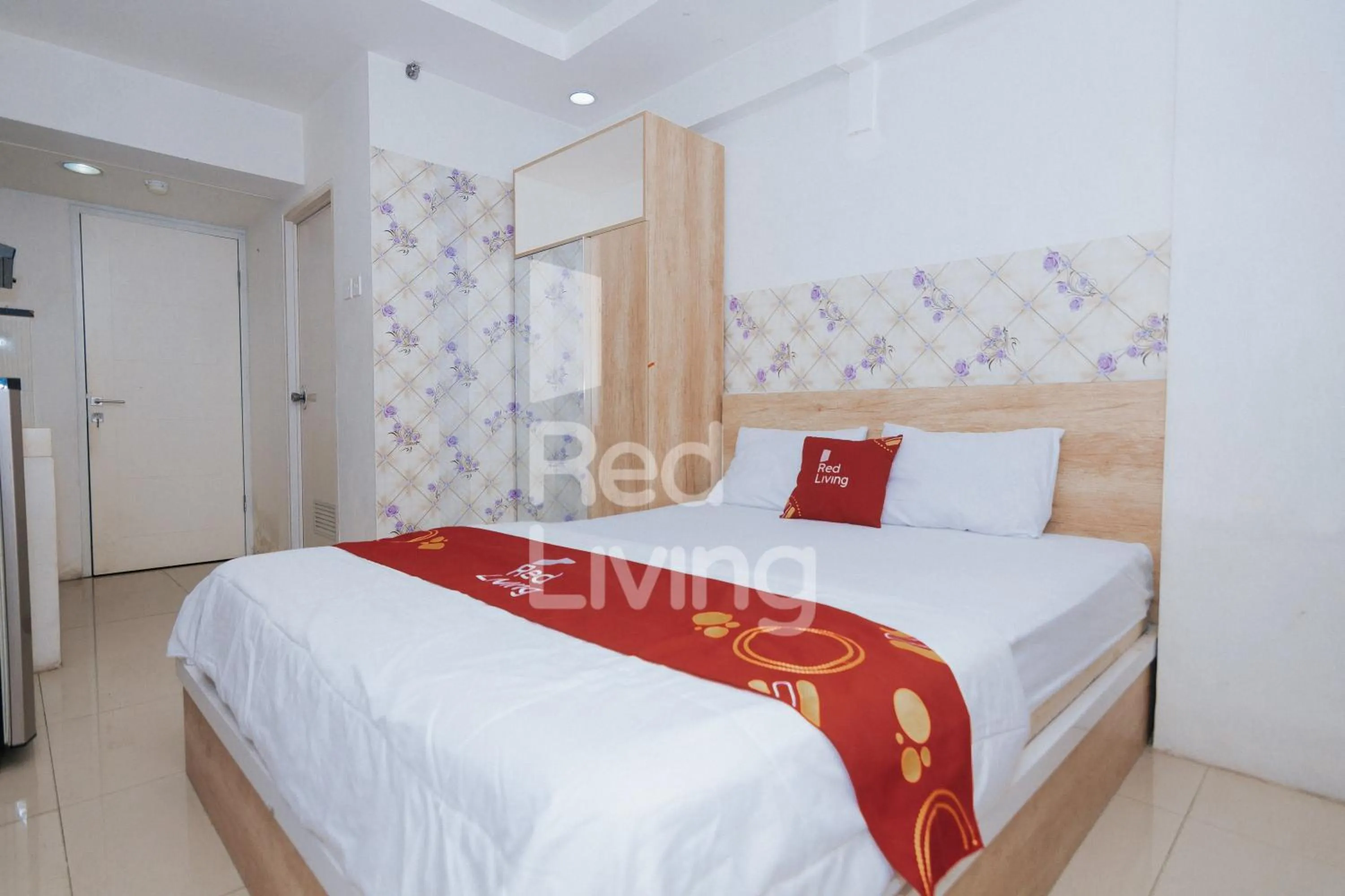 Bed in Redliving Apartemen Grand Sentraland - AT Properti Tower Pink