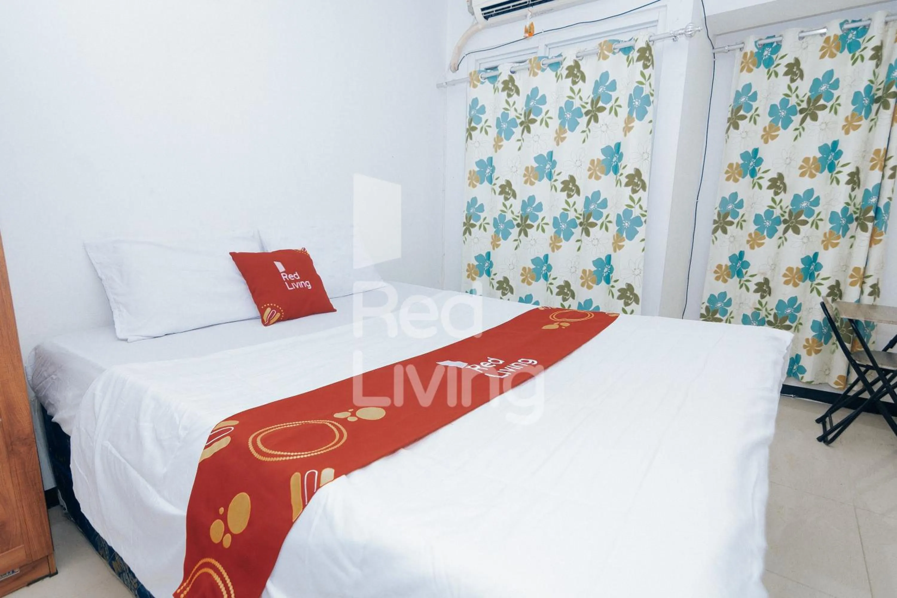 Bed in Redliving Apartemen Grand Sentraland - AT Properti Tower Pink