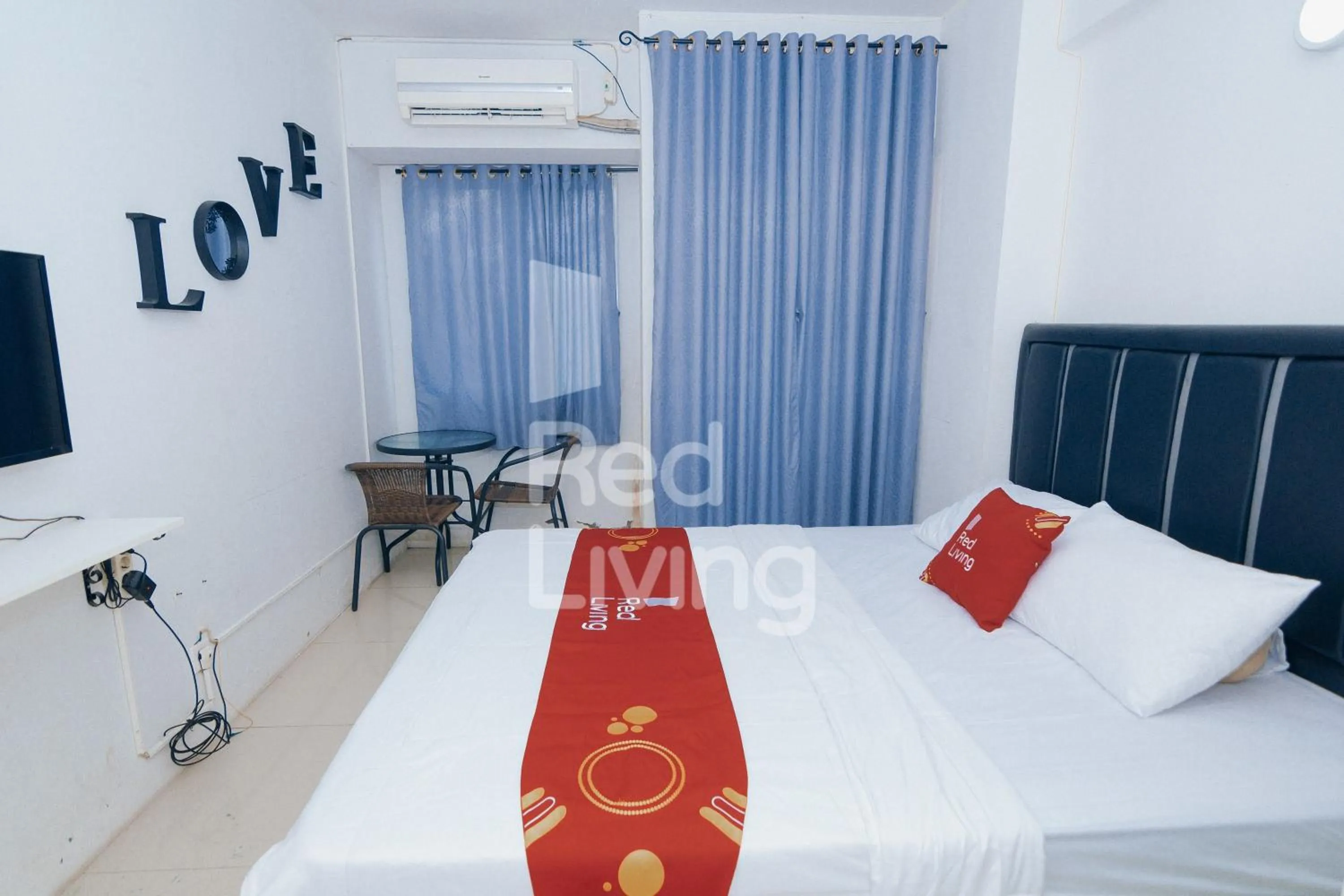 Bed in Redliving Apartemen Grand Sentraland - AT Properti Tower Pink