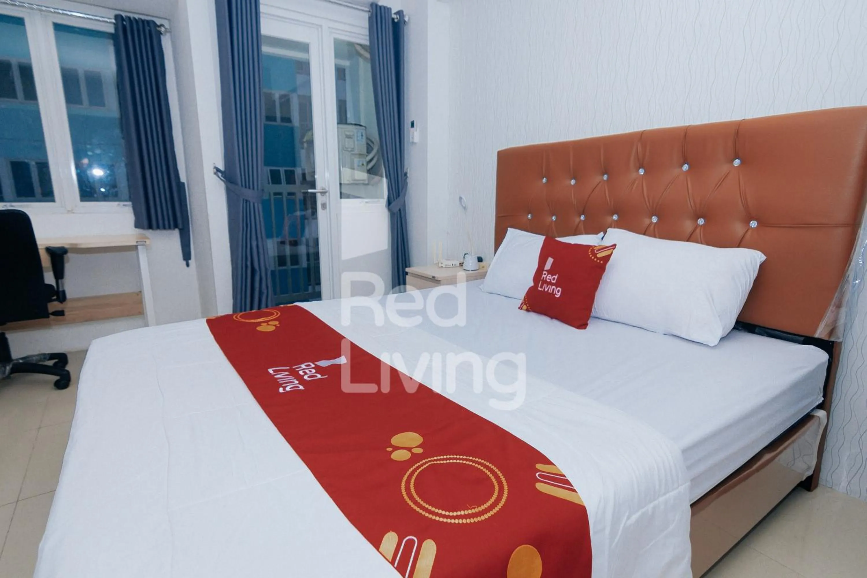 Bed in Redliving Apartemen Grand Sentraland - AT Properti Tower Pink