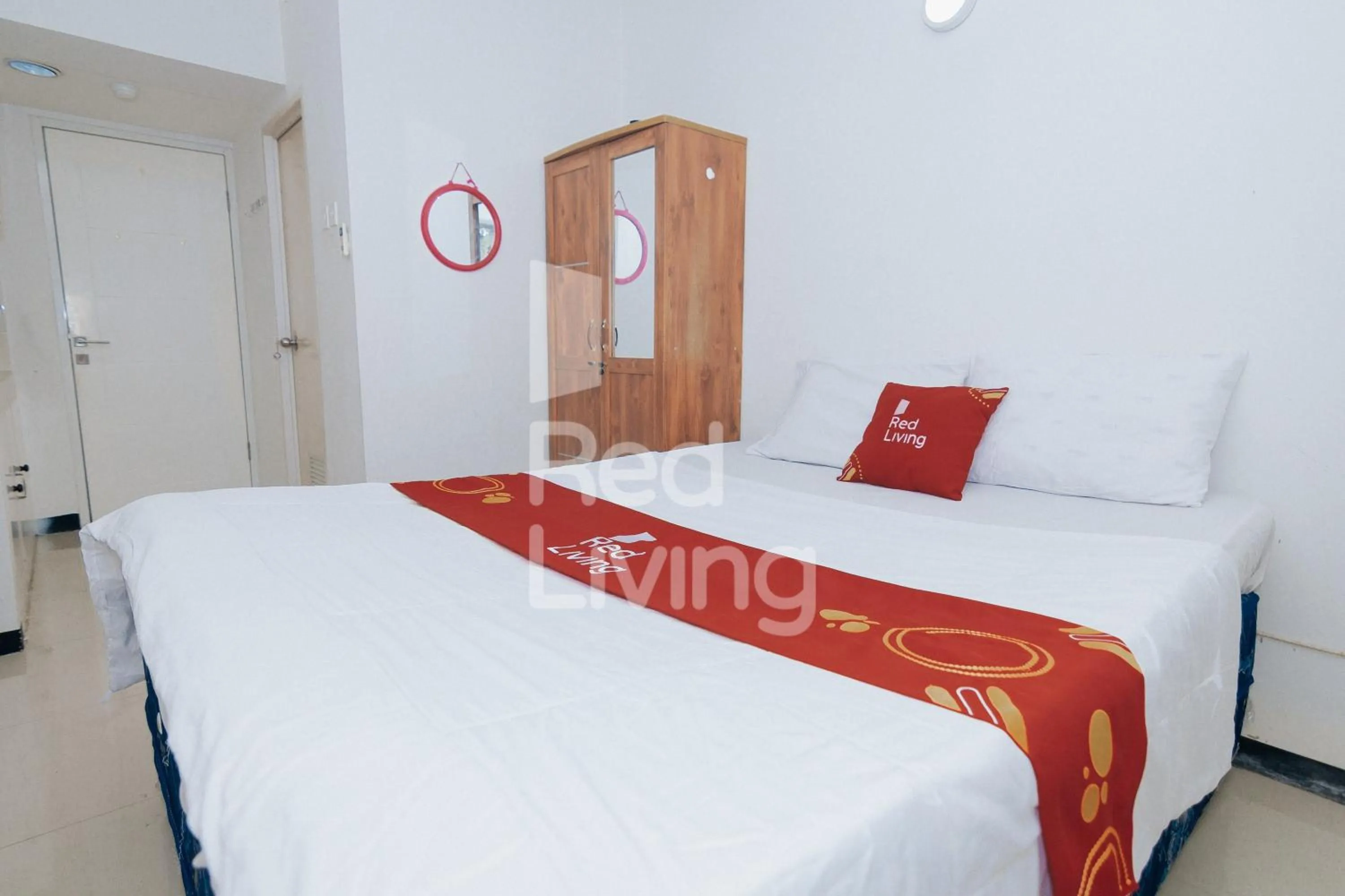 Bed in Redliving Apartemen Grand Sentraland - AT Properti Tower Pink